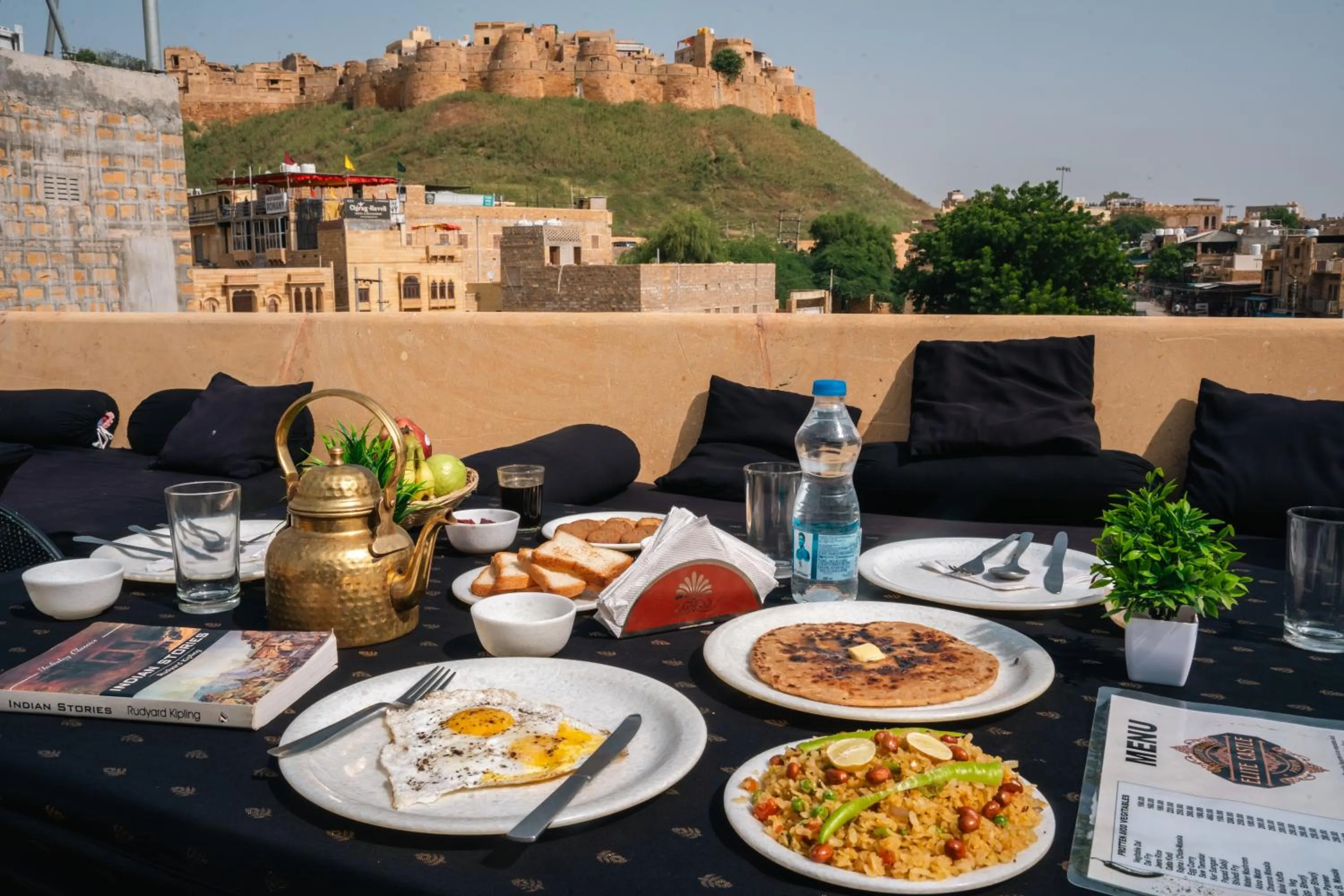 Restaurant/places to eat in The Elite Castle