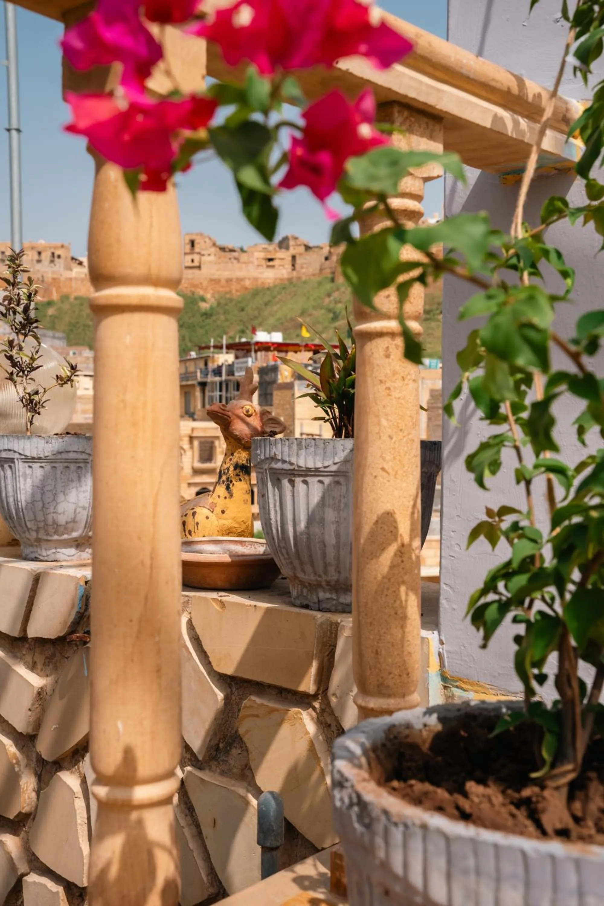 Restaurant/places to eat in The Elite Castle