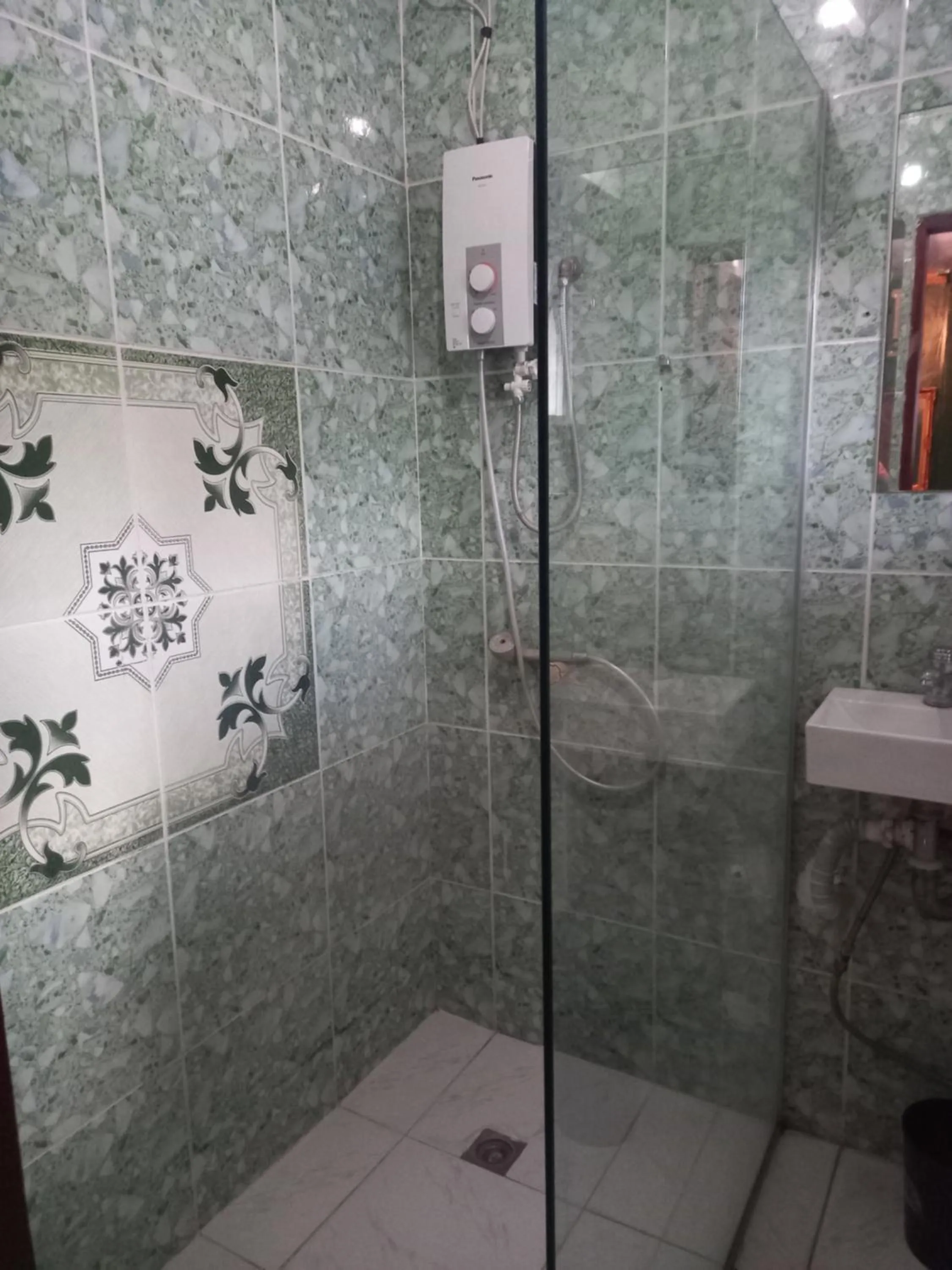Shower in Germaroze