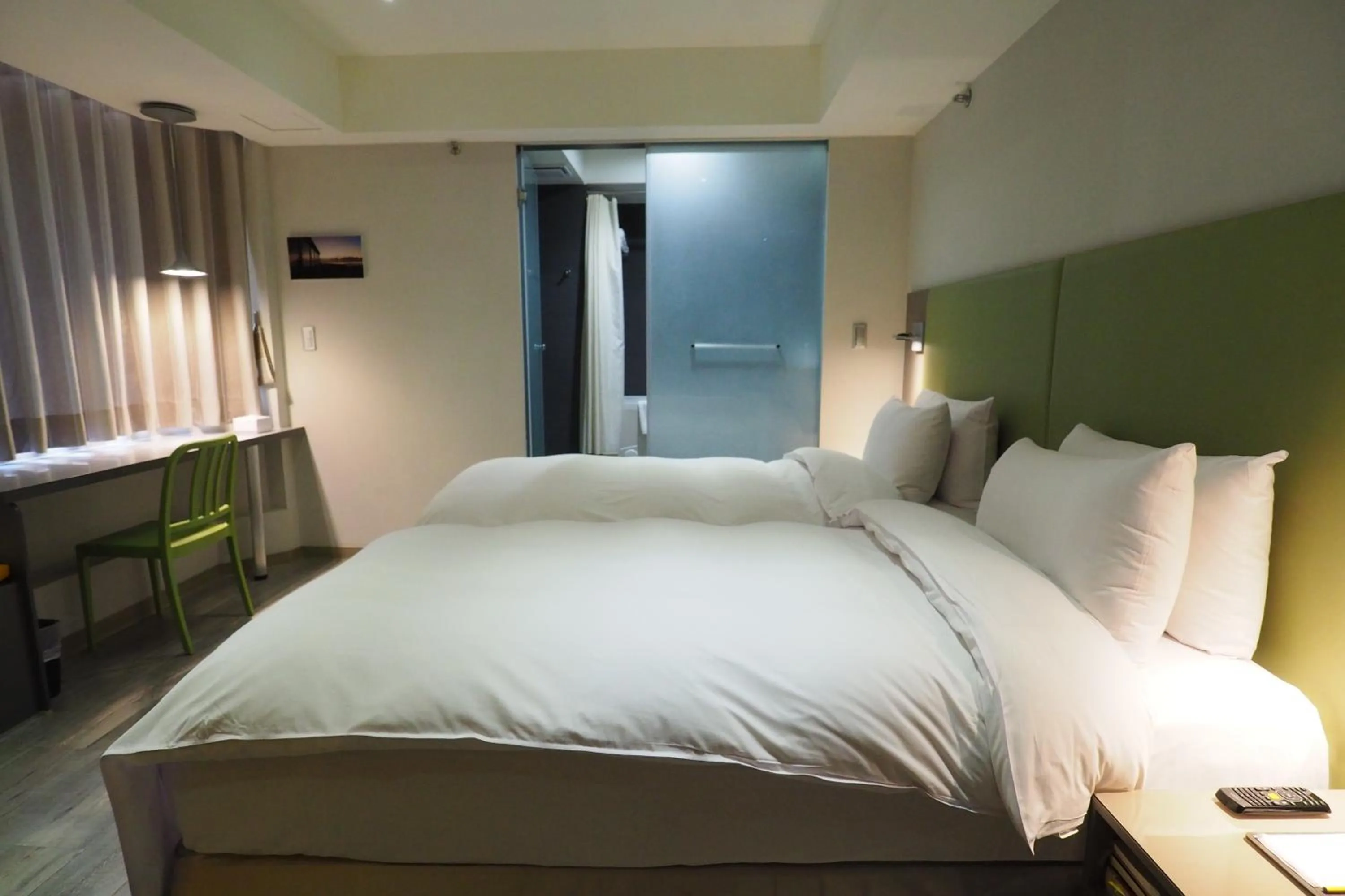 Bedroom, Bed in Horizon Inn