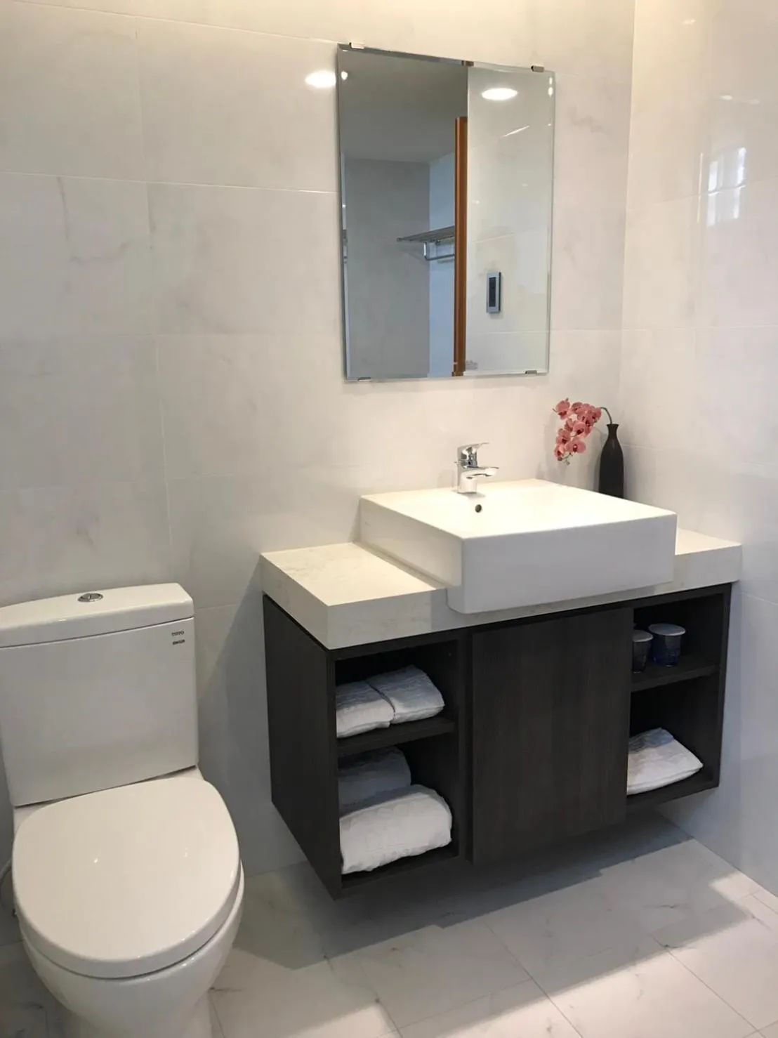 Bathroom in Maison de Chine Chao Yin Building