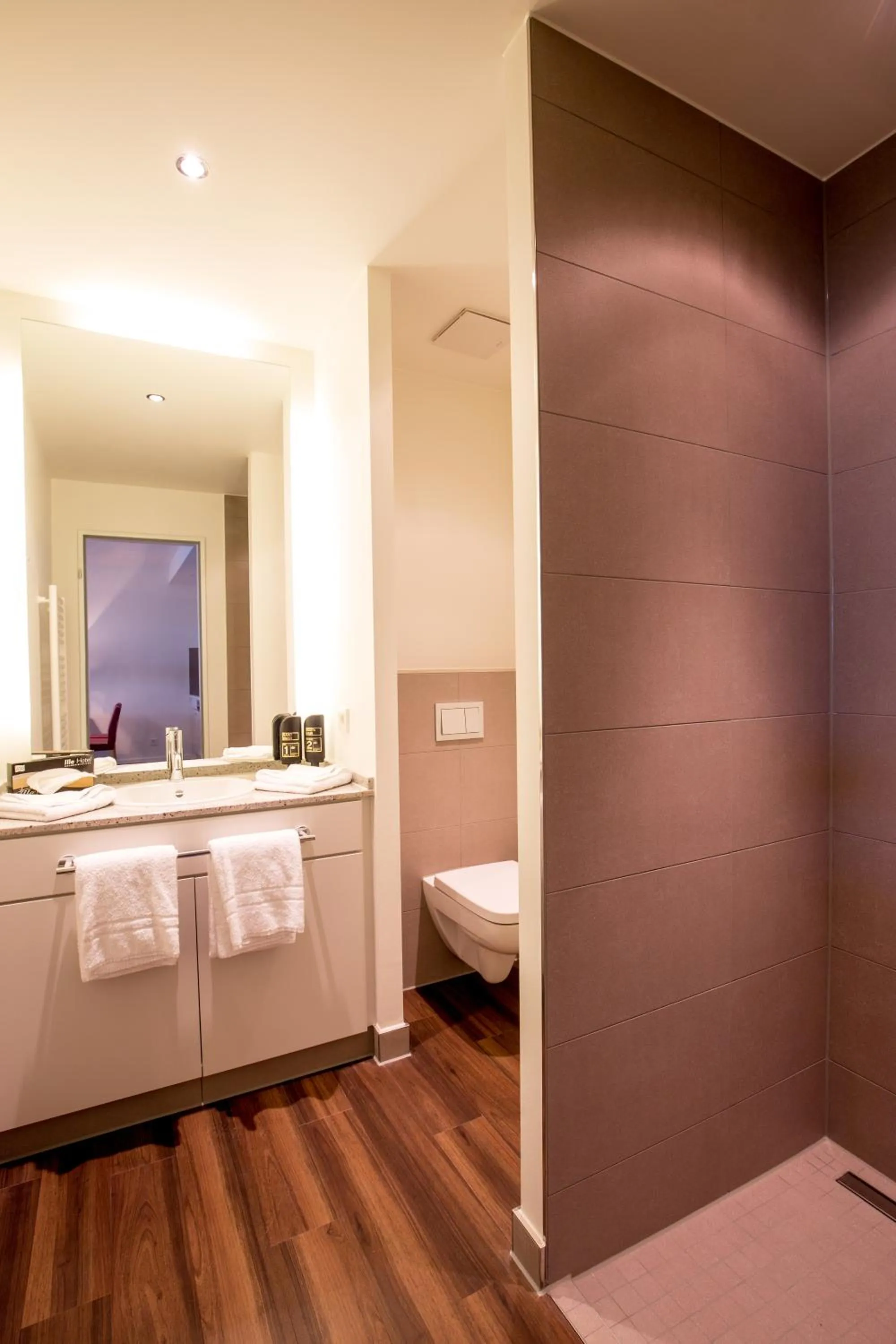 Decorative detail, Bed in Carat Apartments Grömitz