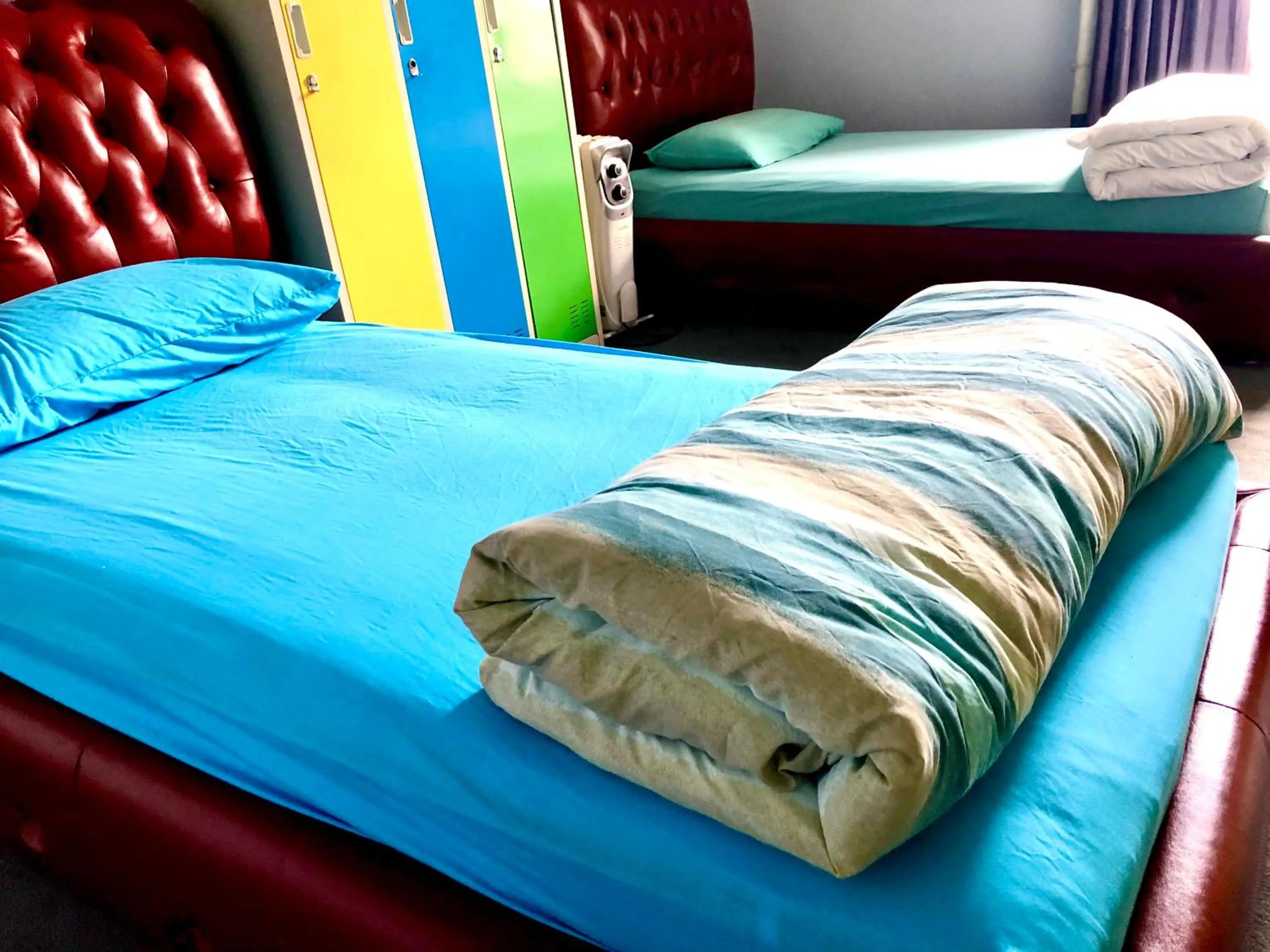 Bedroom, Bed in Backpackers Imperial Hotel