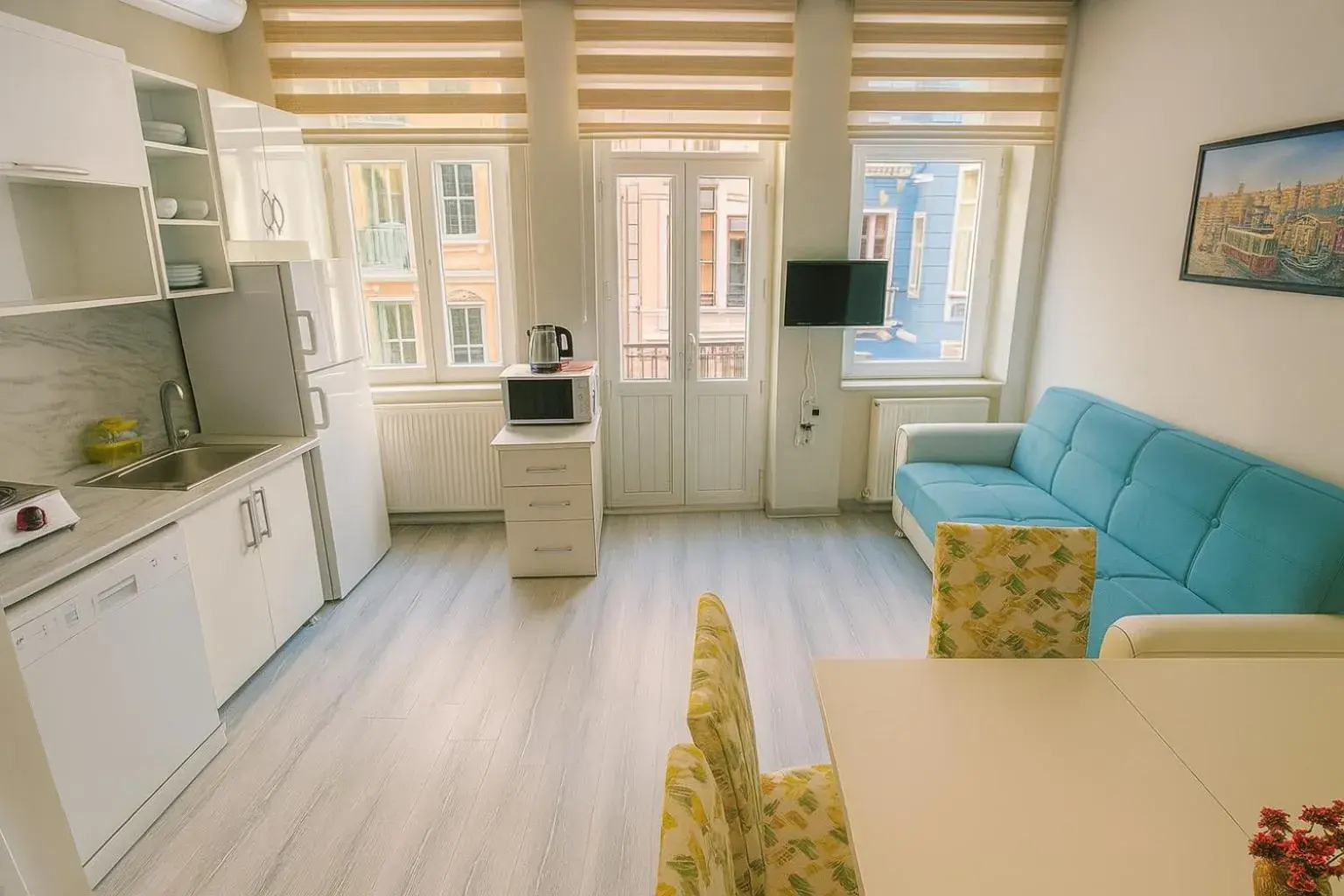 Three-Bedroom Apartment with Balcony - single occupancy in Istanberry - Berry Life Apartments Three-Bedroom Apartment with Balcony - single occupancy in Istanberry - Berry Life Apartments