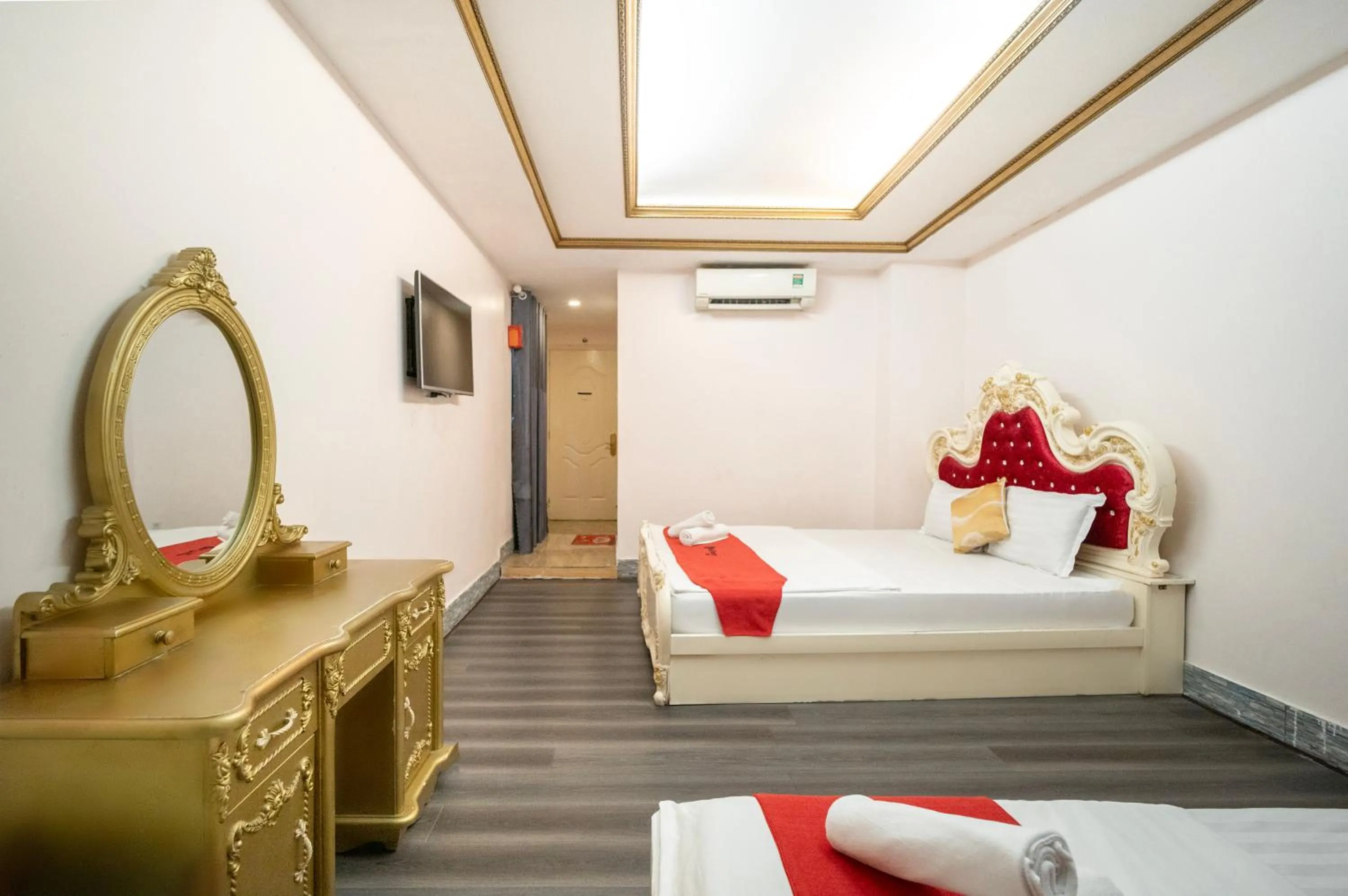 Bed in CROWNE BUI VIEN Hotel