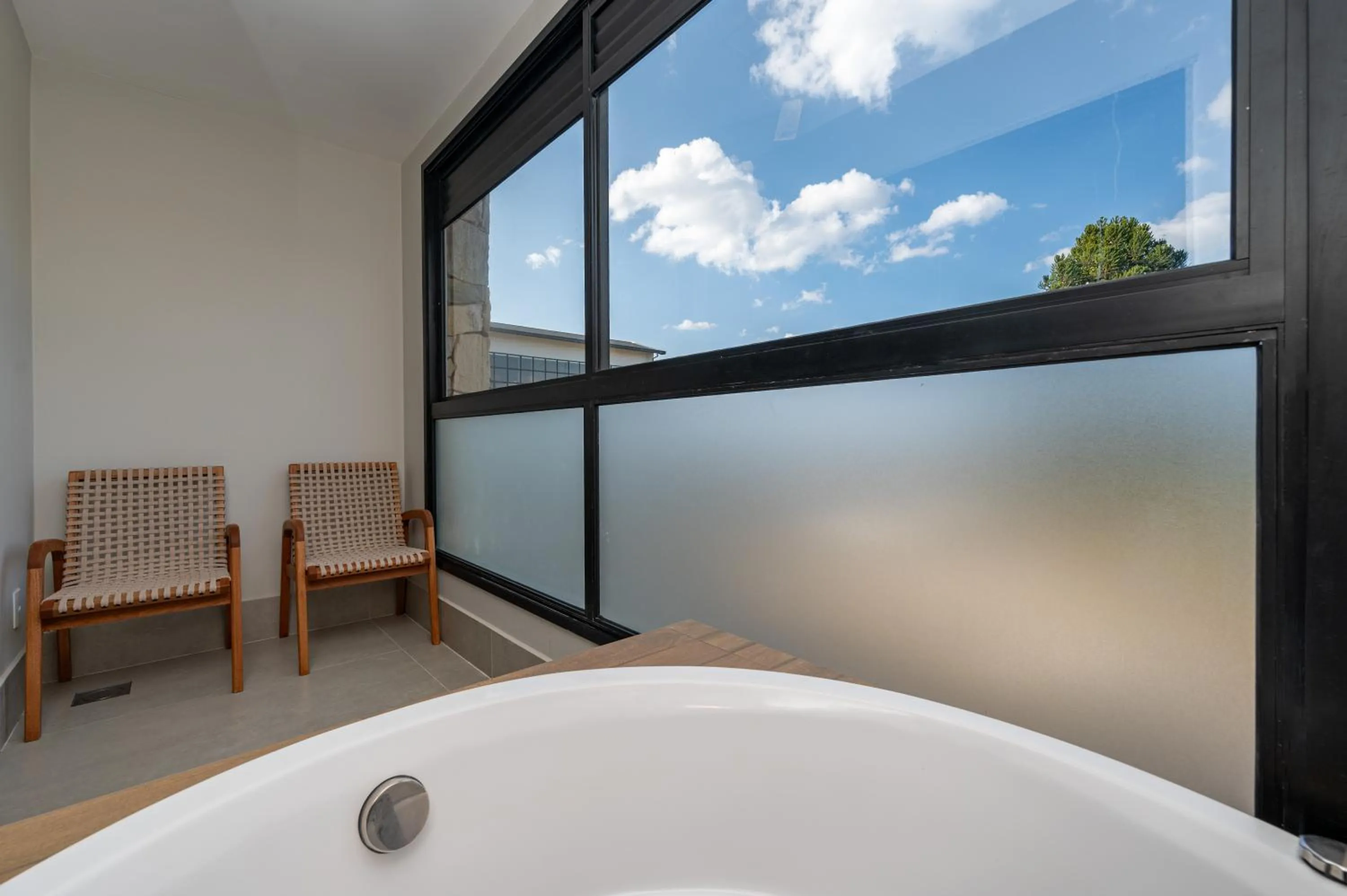 Hot Tub in Wanderlust Experience Hotel BW Signature Collection OFICIAL