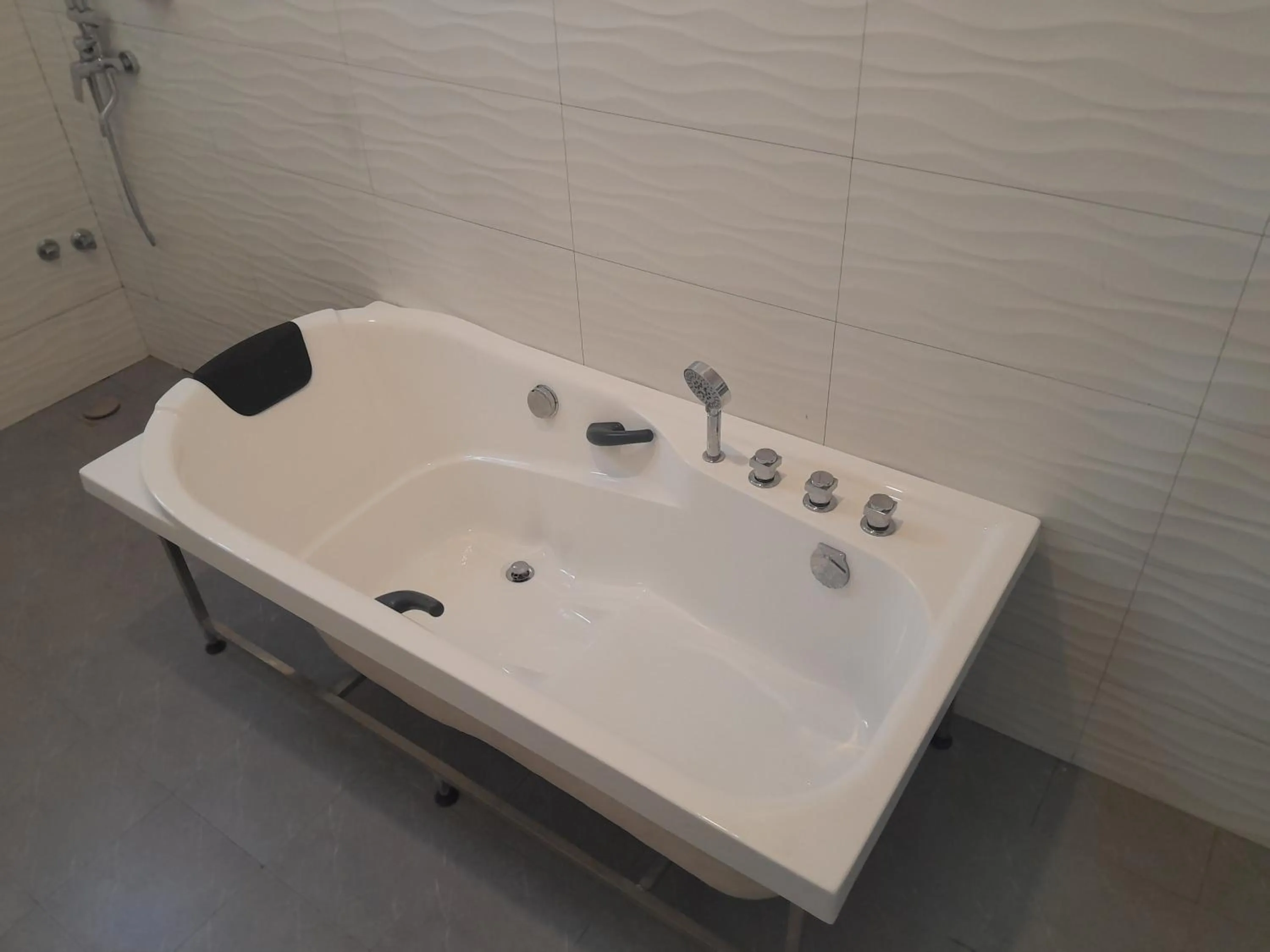 Hot Tub in VEGAS LUXURY HOTEL