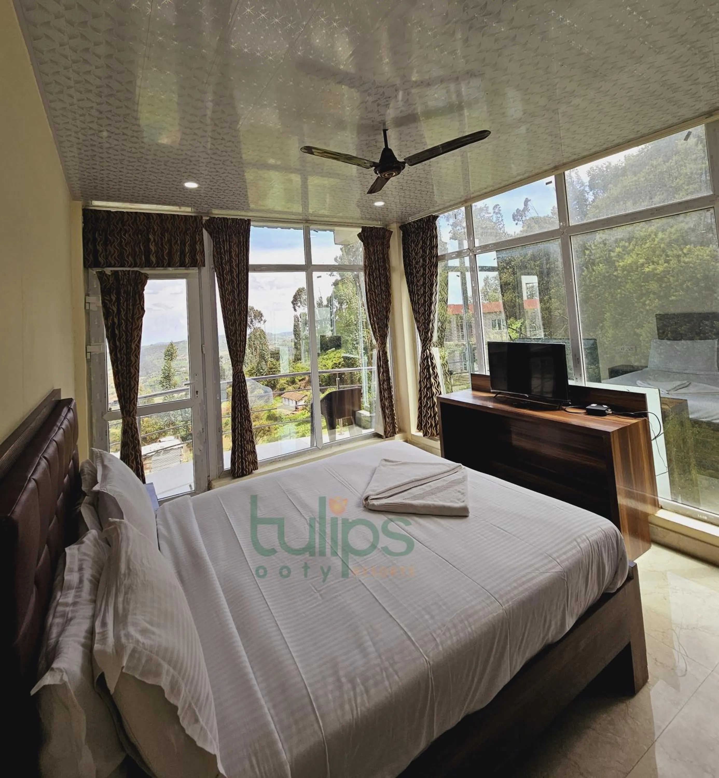 Bedroom, Bed in Tulips Village Resorts