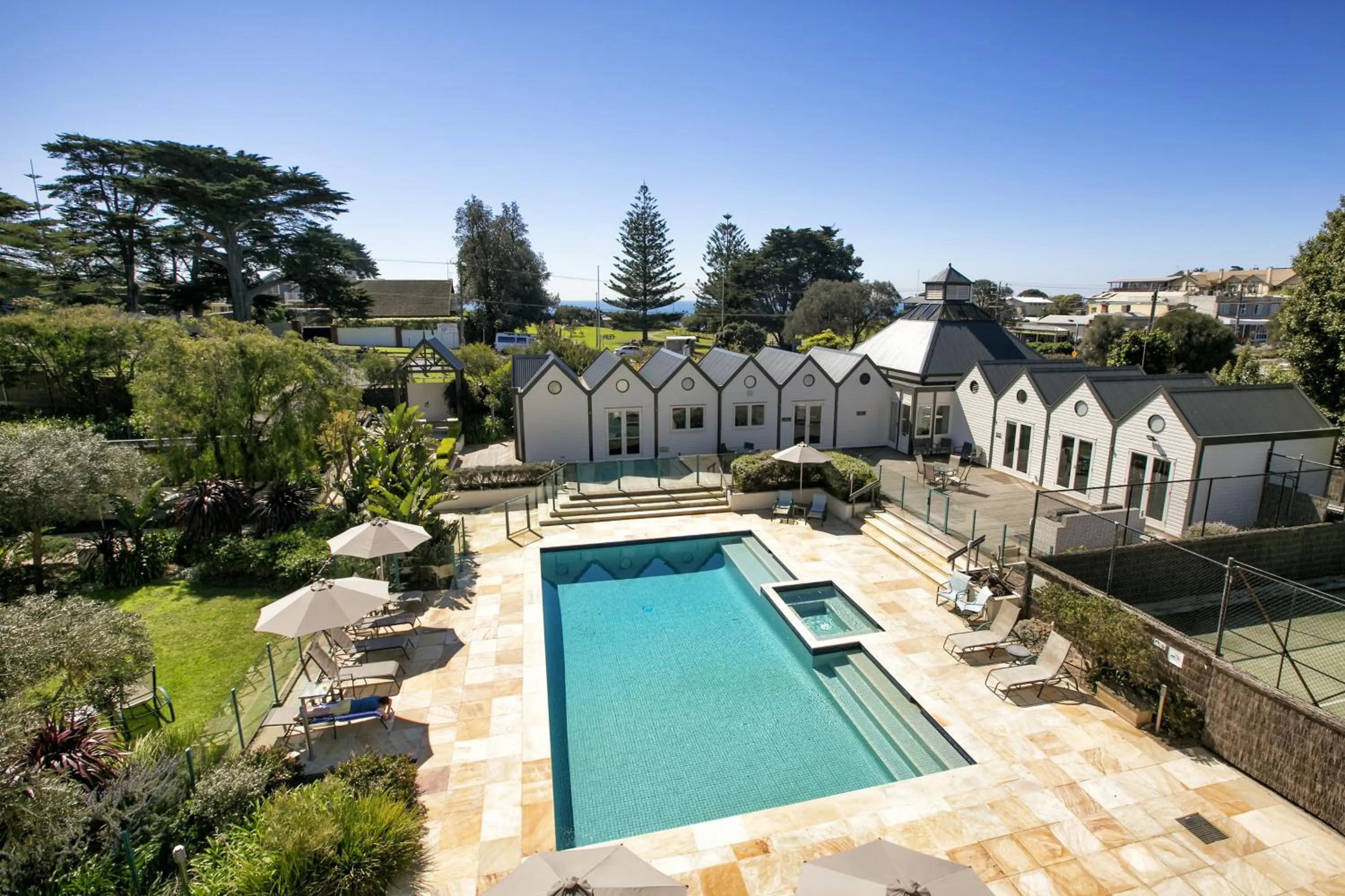 Swimming pool in Portsea Village Resort