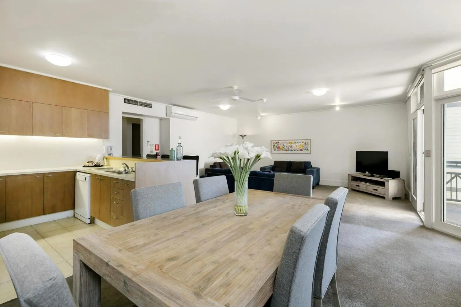 Dining area in Portsea Village Resort