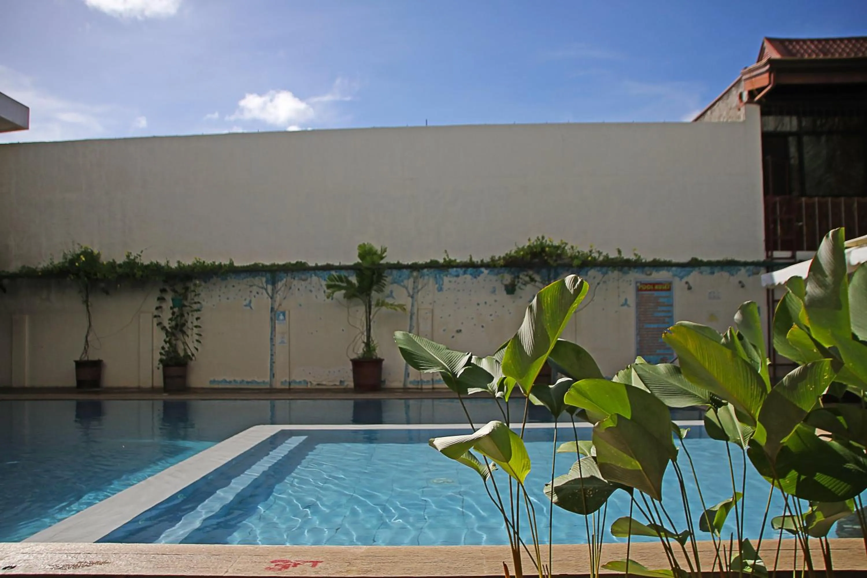 Swimming pool in Palawan Uno Hotel