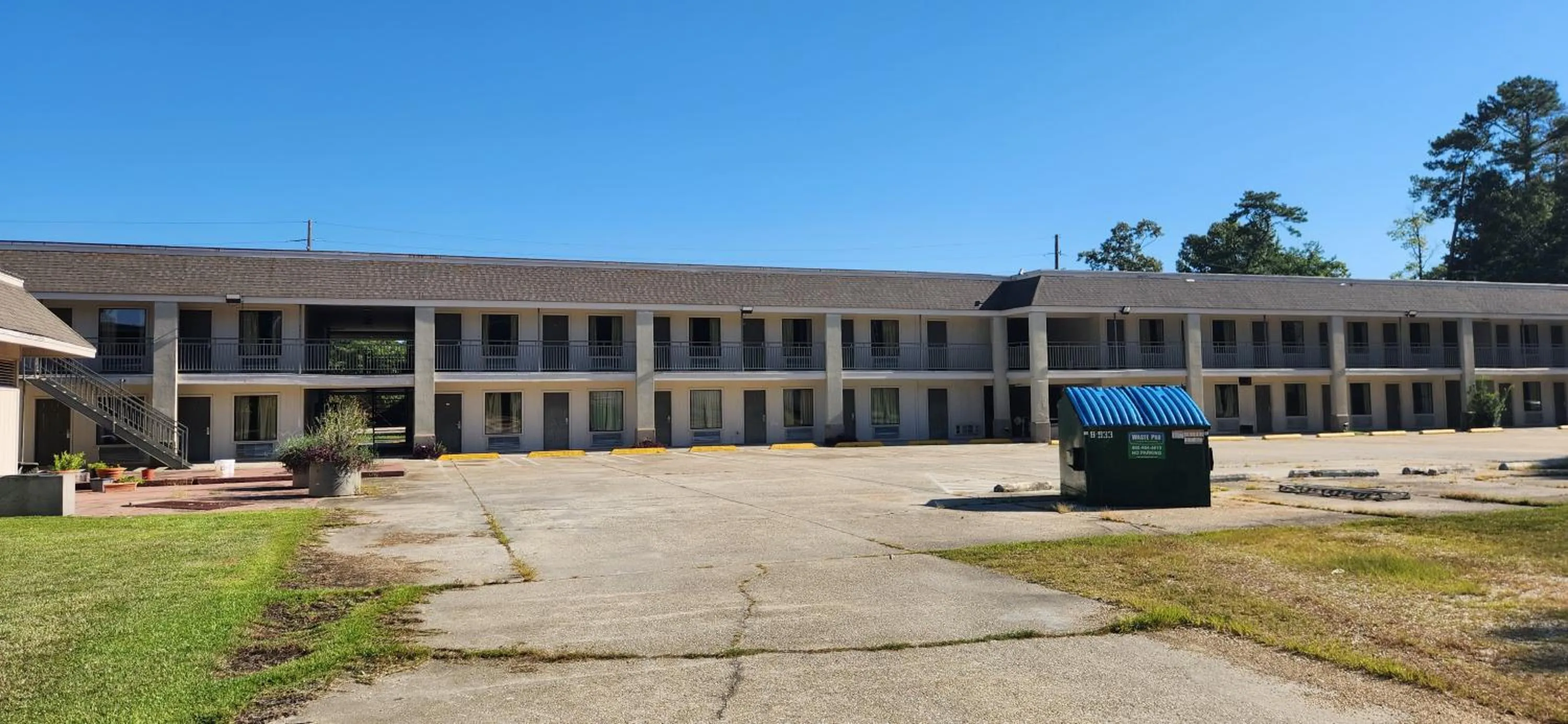 Property building in Travelers Rest Motel