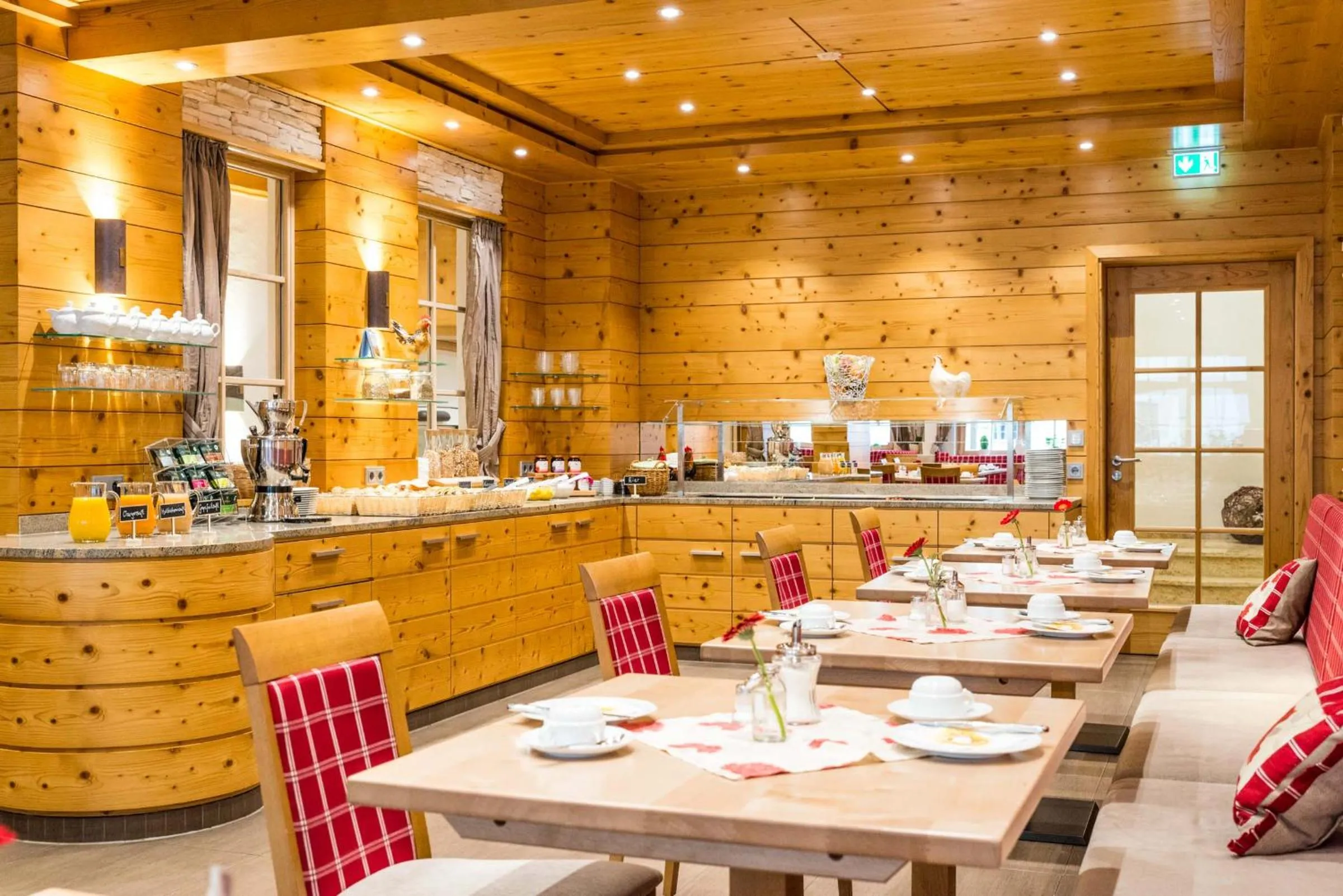 Buffet breakfast in Hotel Restaurant Sonne