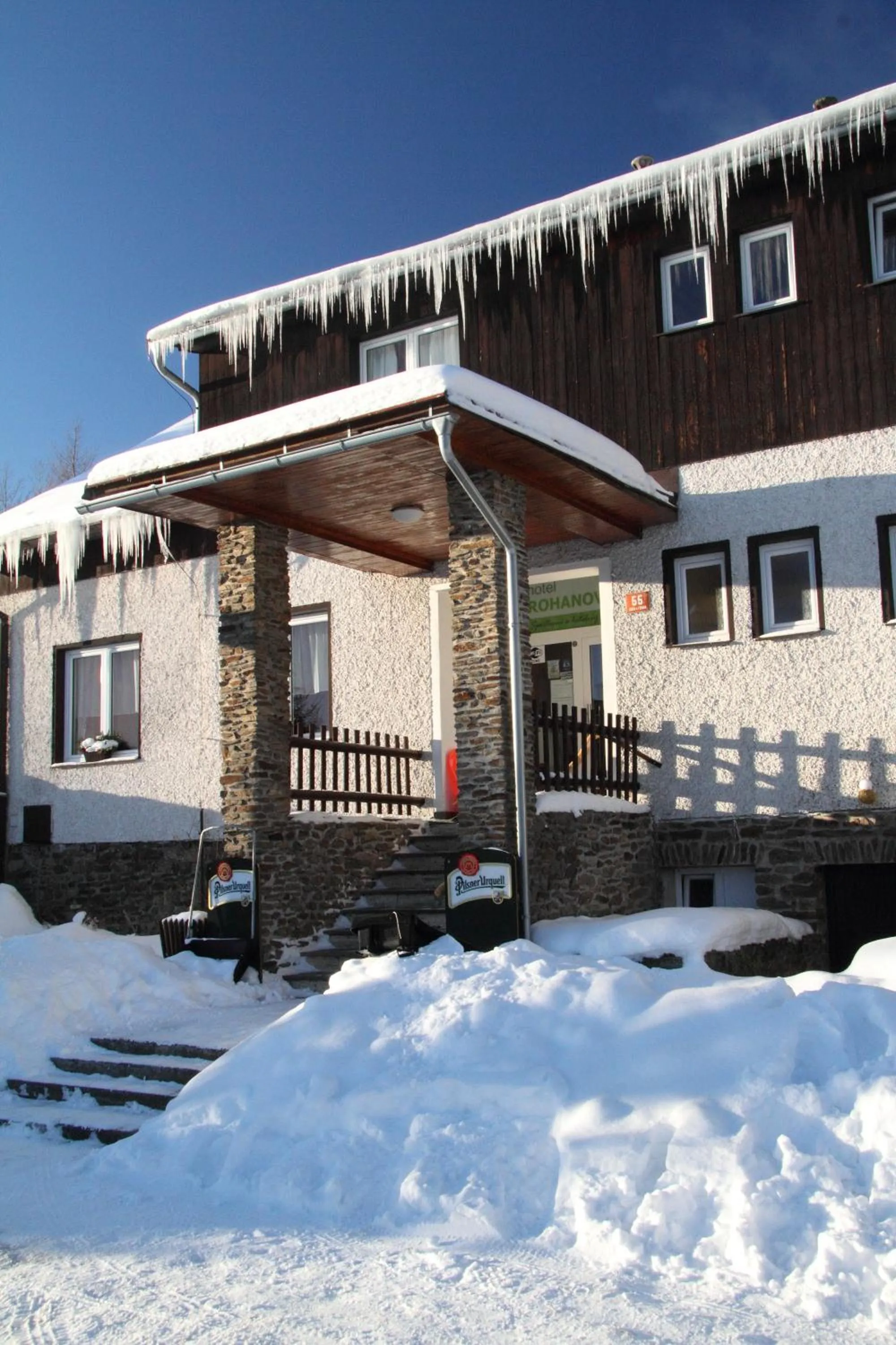 Facade/entrance in Hotel Rohanov