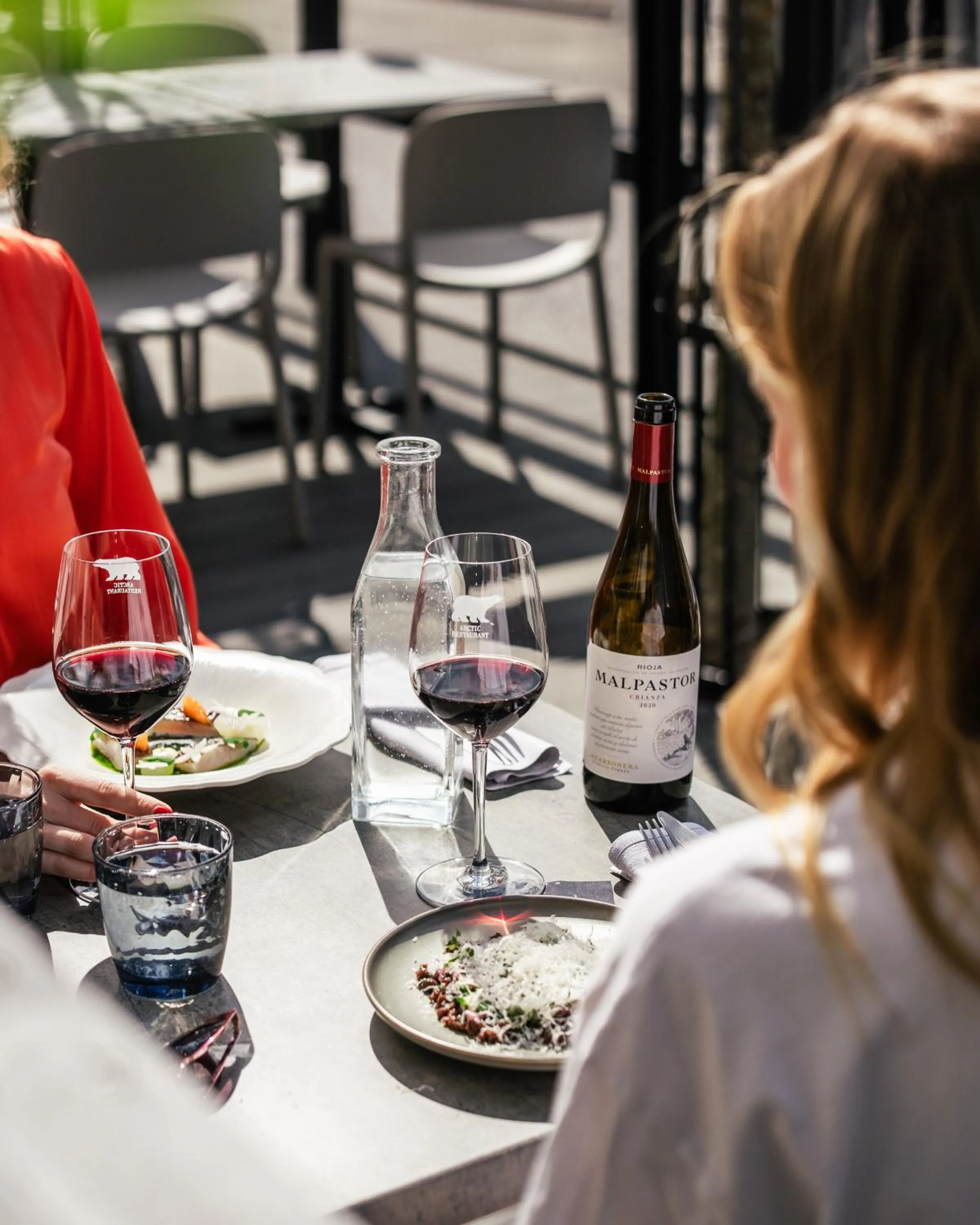 Restaurant/places to eat in Arctic Light Hotel