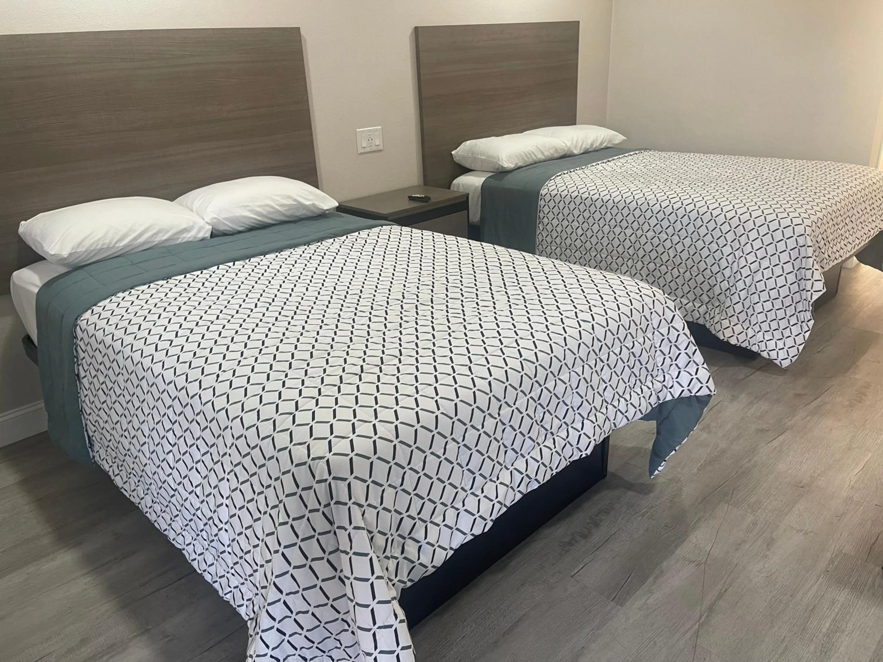 Bed in Town House Motel