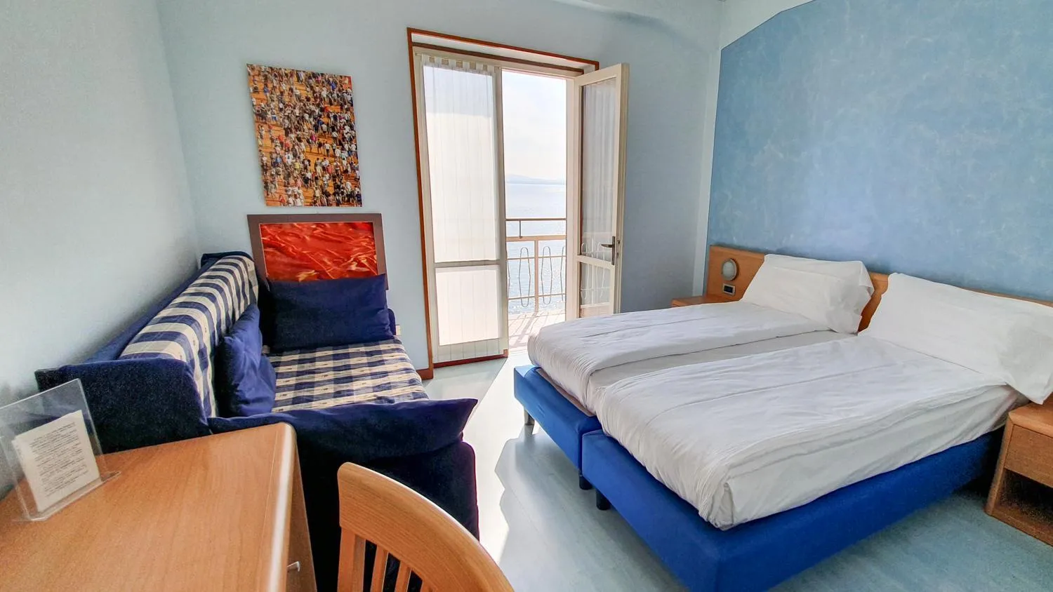 Bed in La Foresta Monteisola