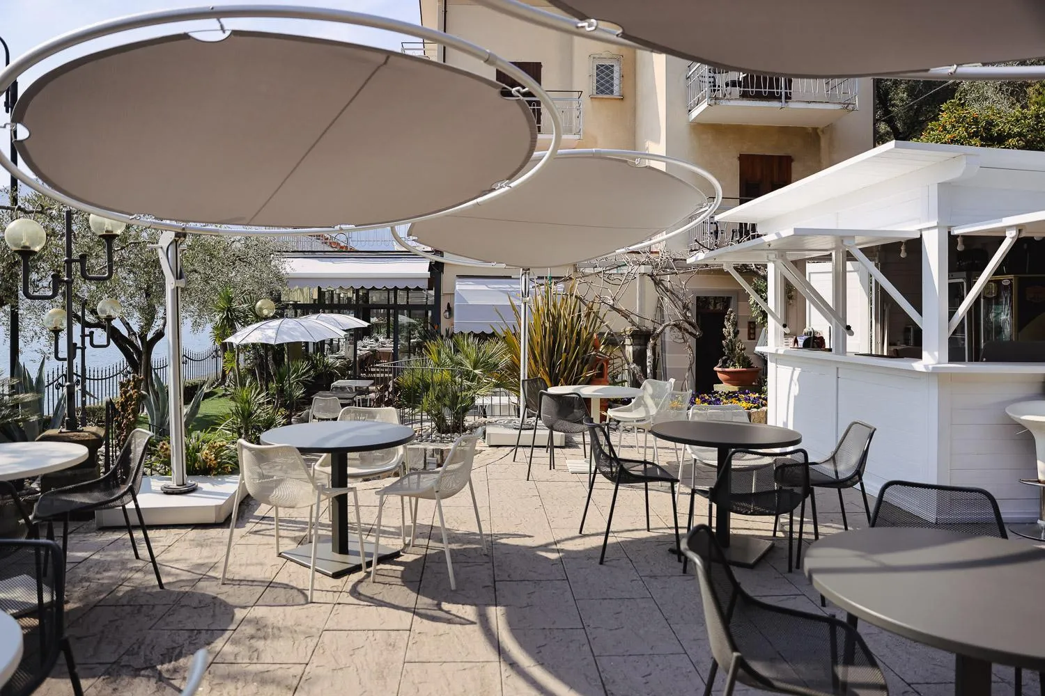 Restaurant/places to eat in La Foresta Monteisola