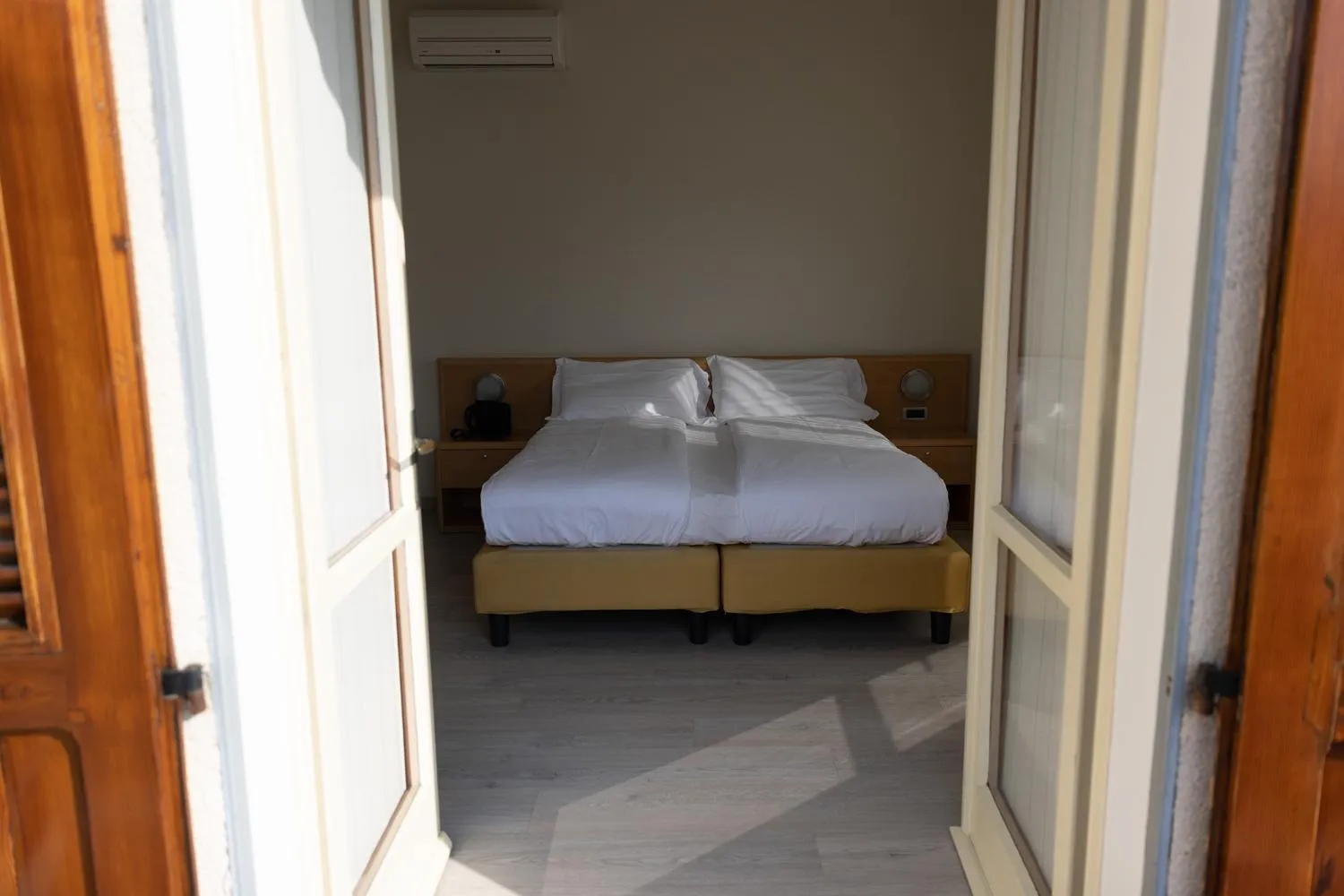 Bed in La Foresta Monteisola