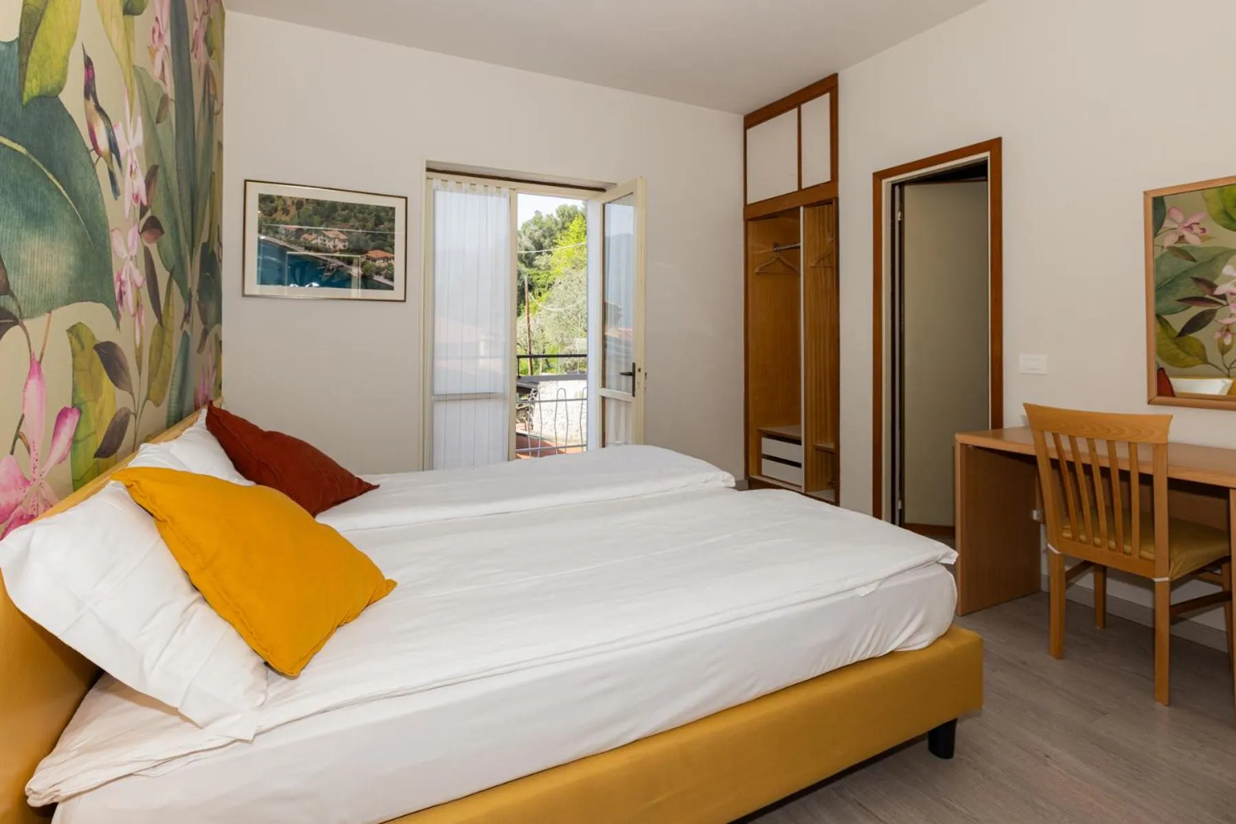 Bed in La Foresta Monteisola