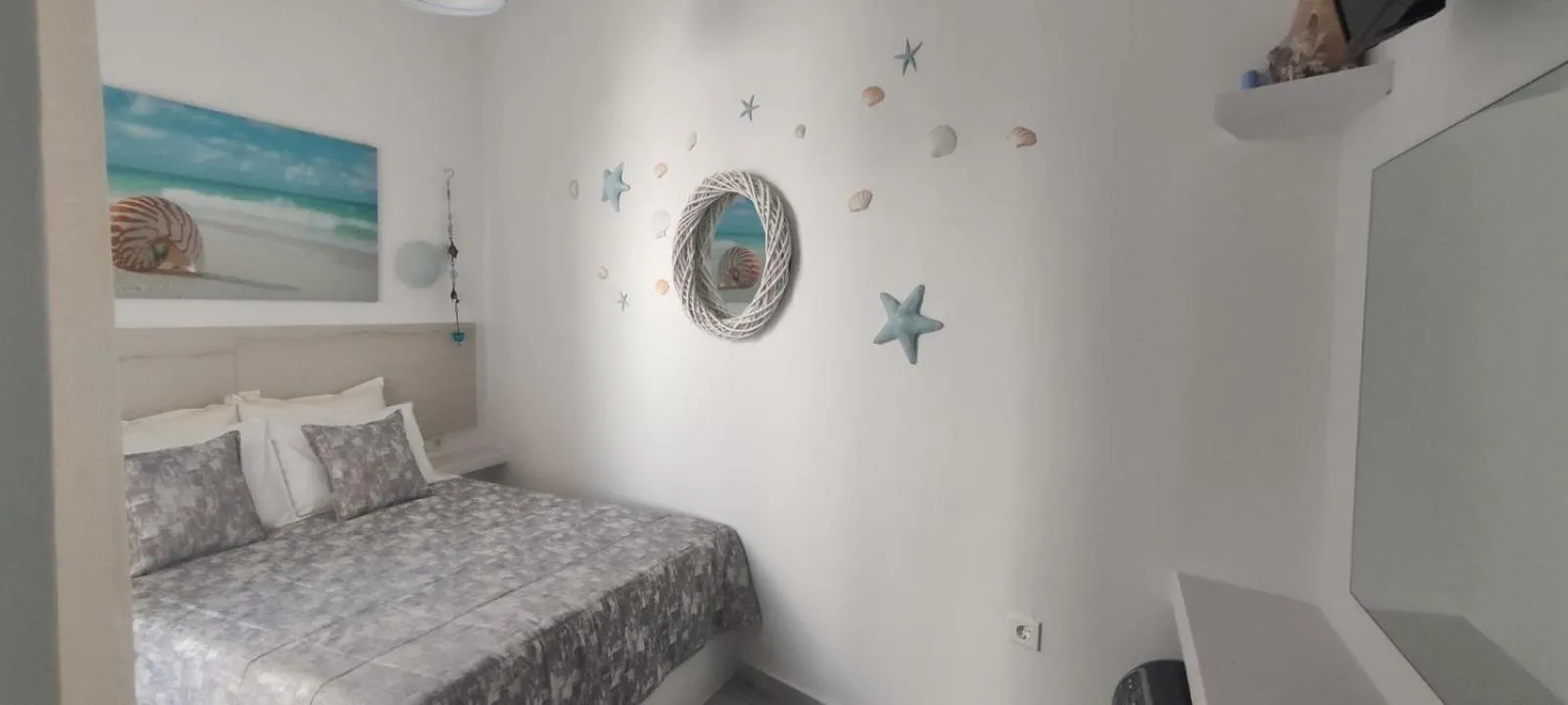 Bedroom, Bed in Doron Hotel Delfini