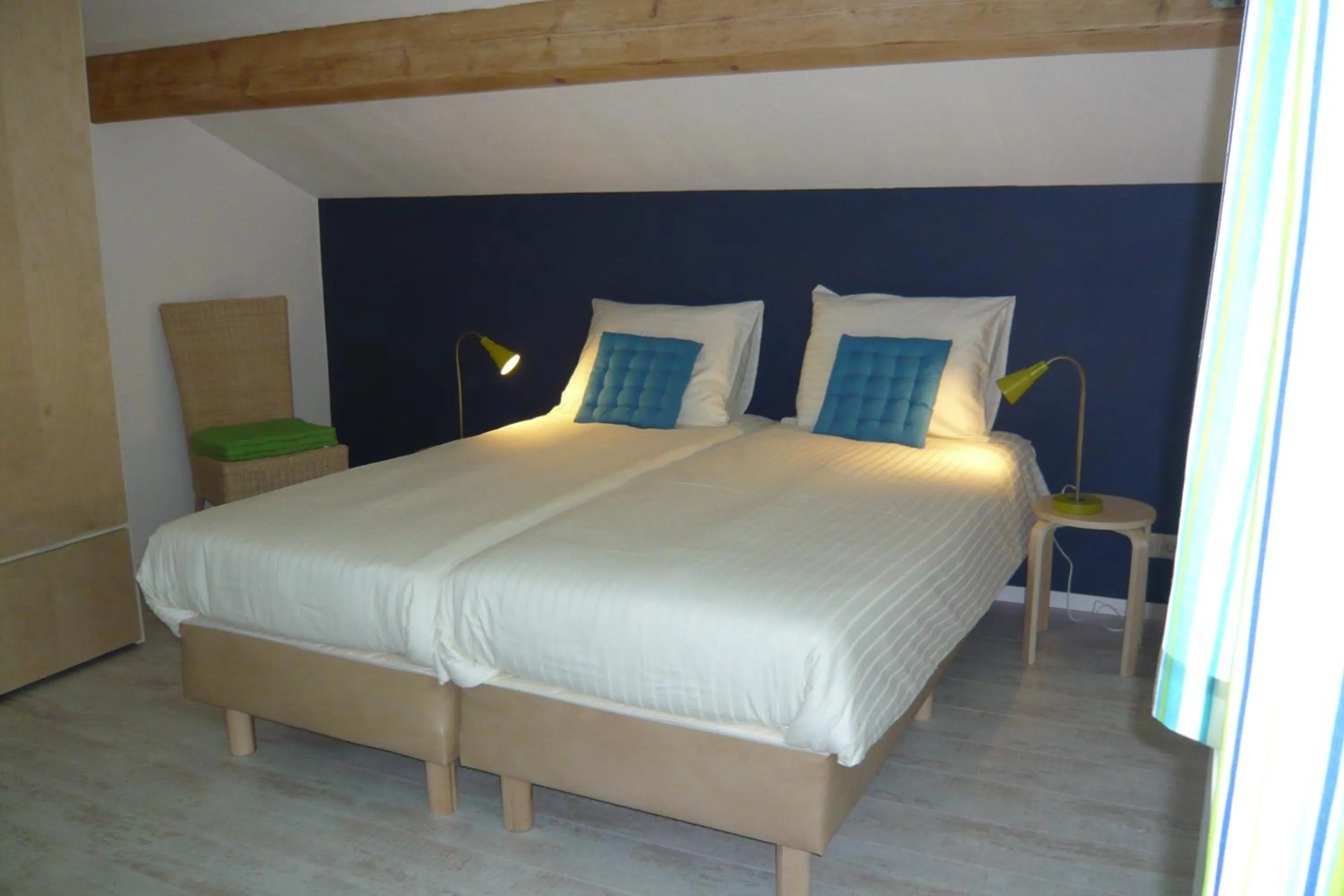 Bed in Waddenhoes Gastenverblijven