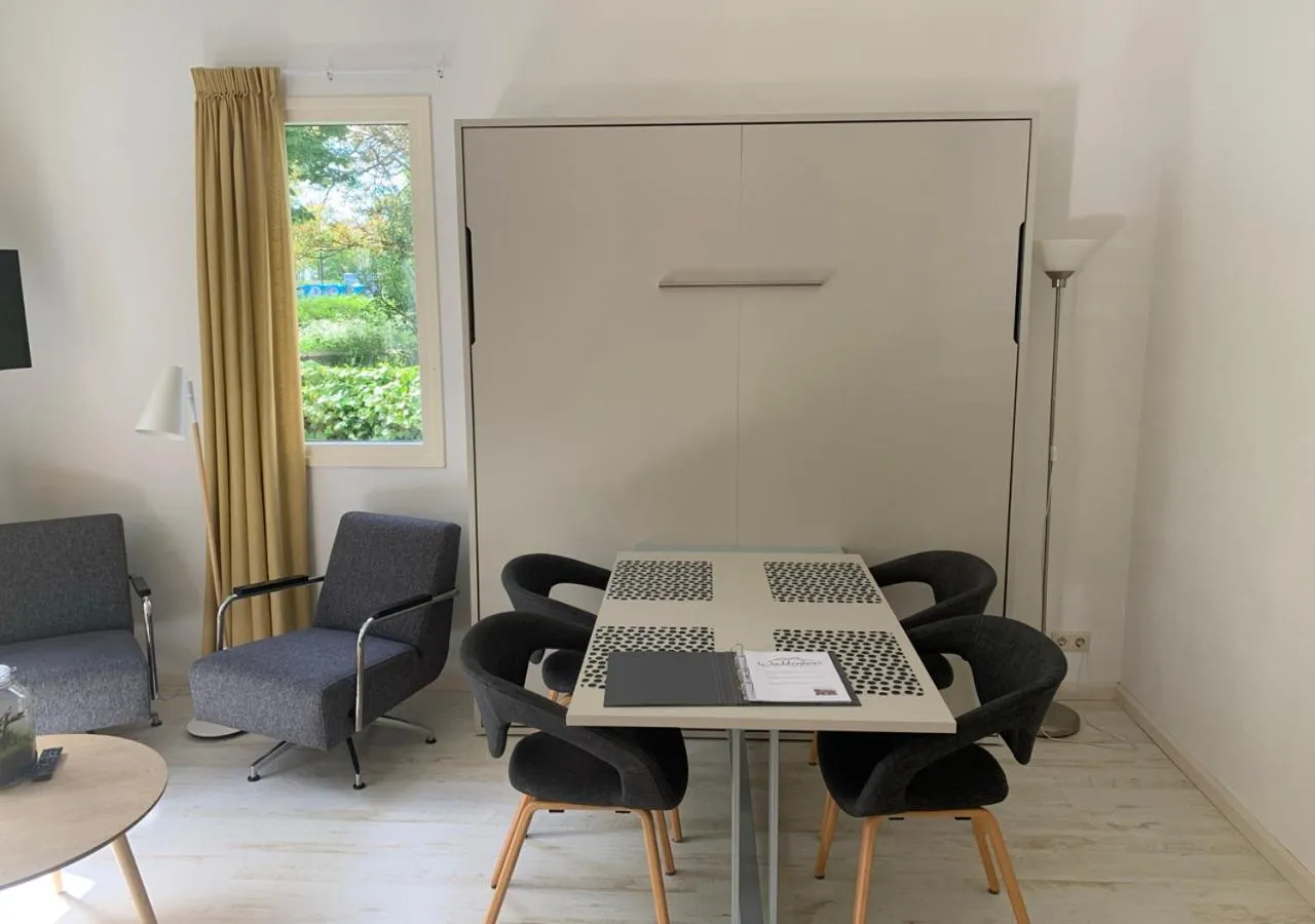 Bed in Waddenhoes Gastenverblijven