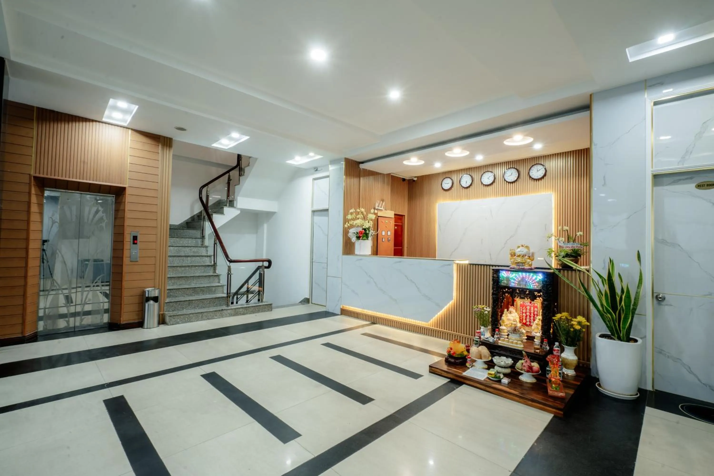 Property building in King Hotel