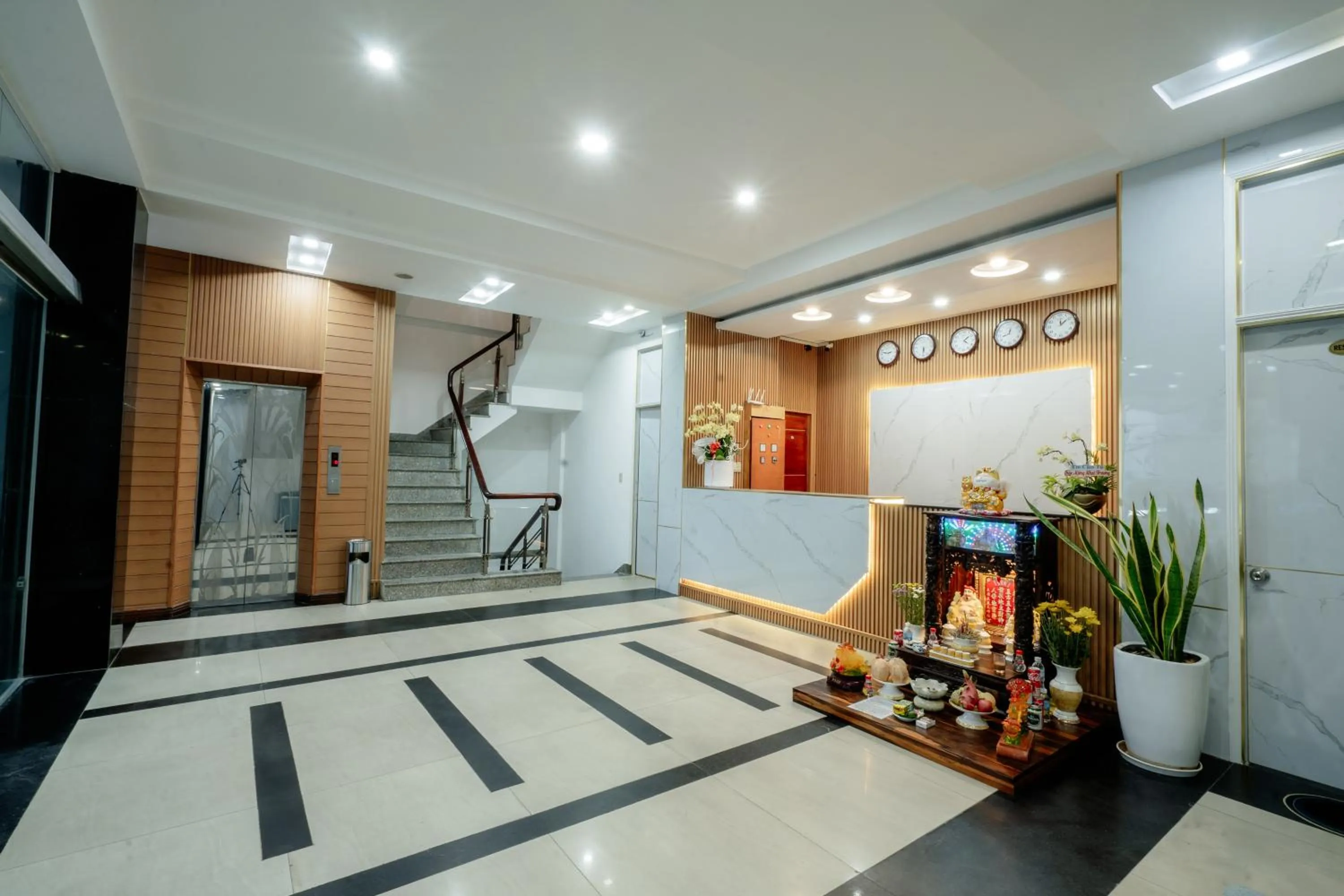 Property building in King Hotel