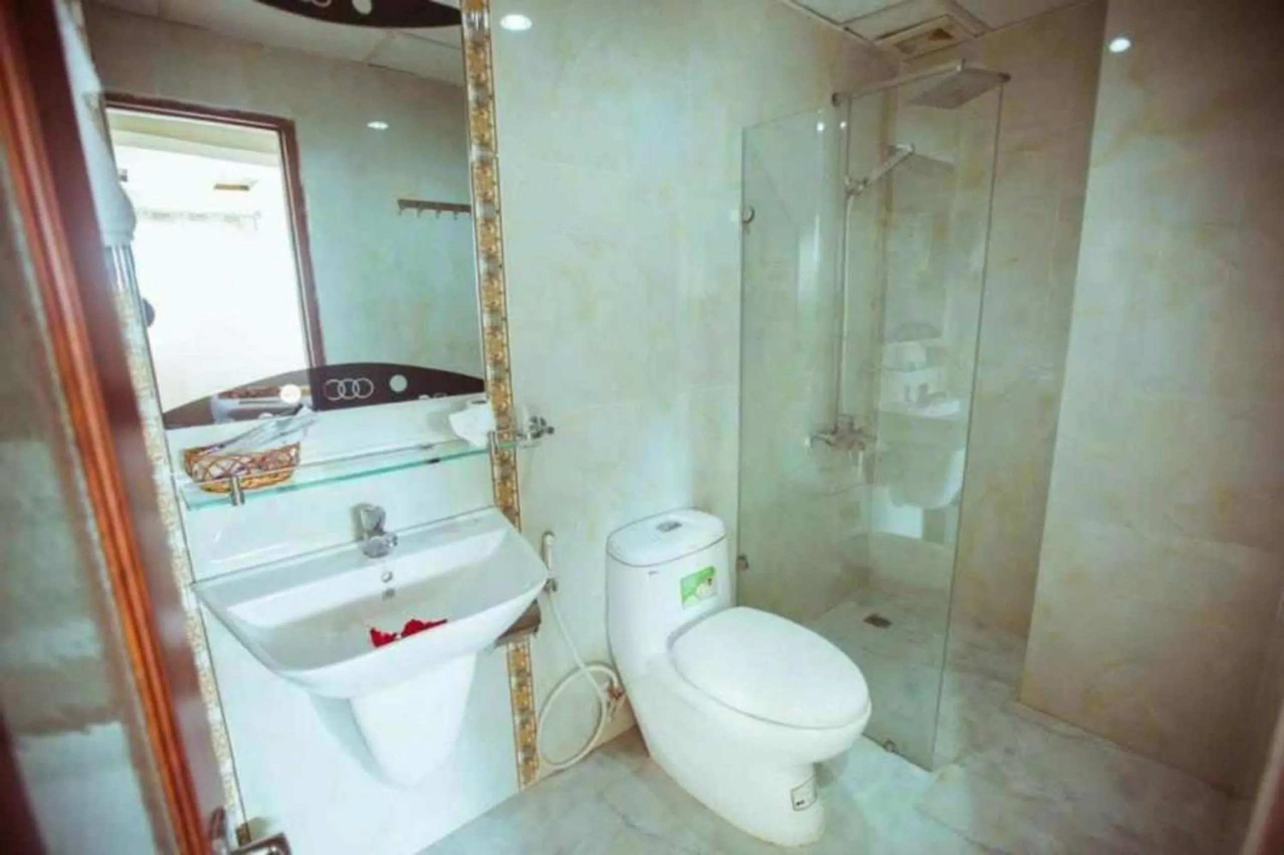 Toilet in King Hotel