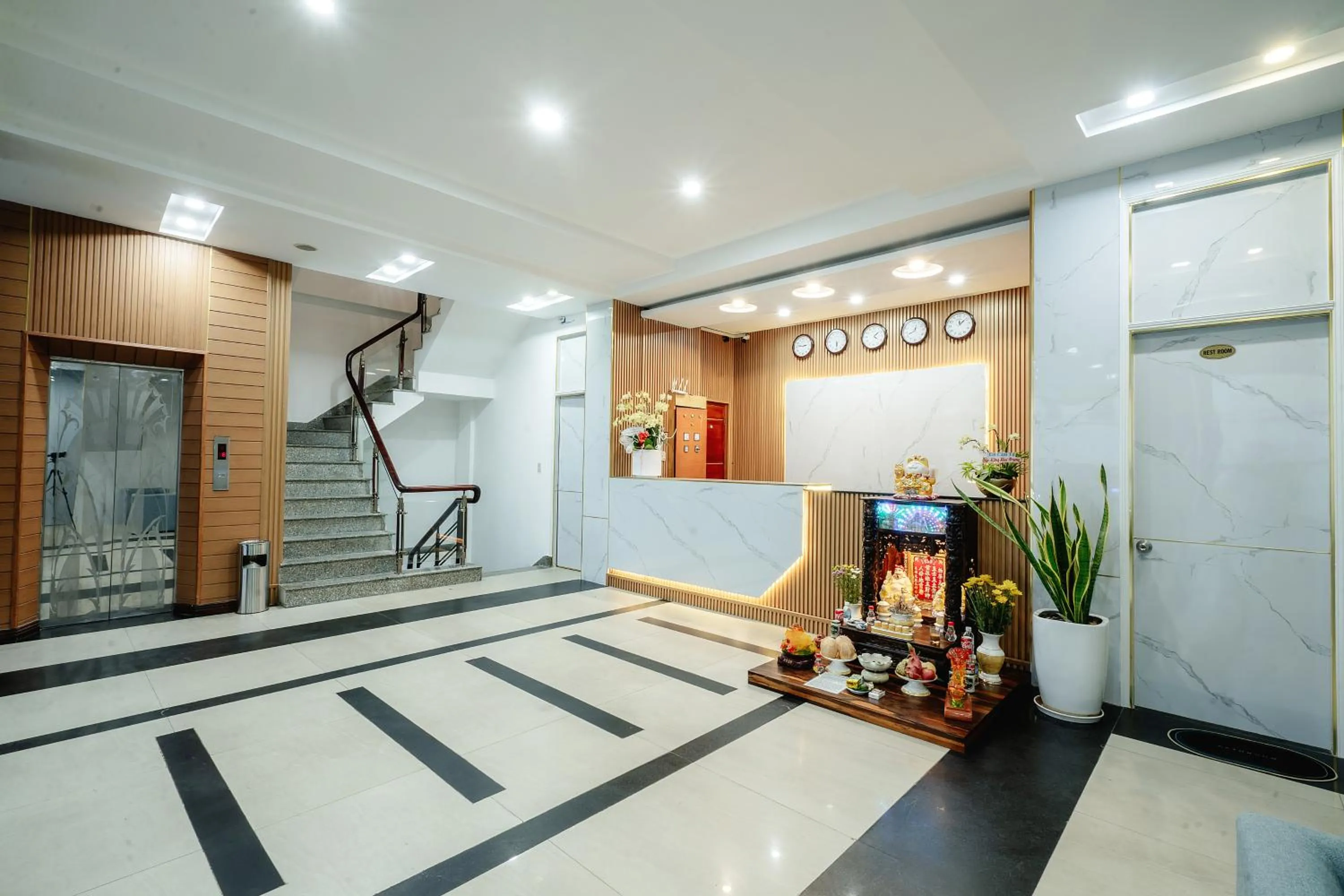 Property building in King Hotel