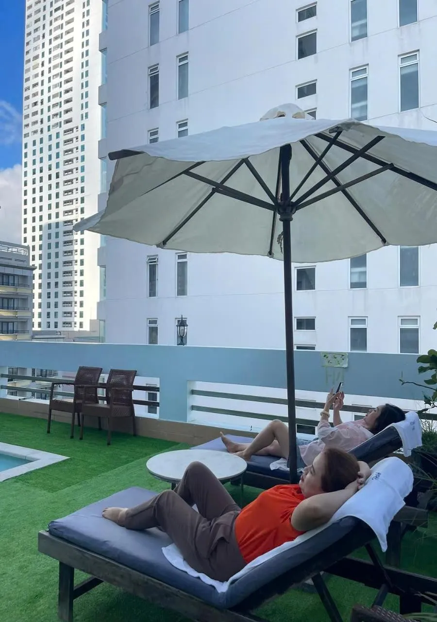 Swimming pool in King Hotel