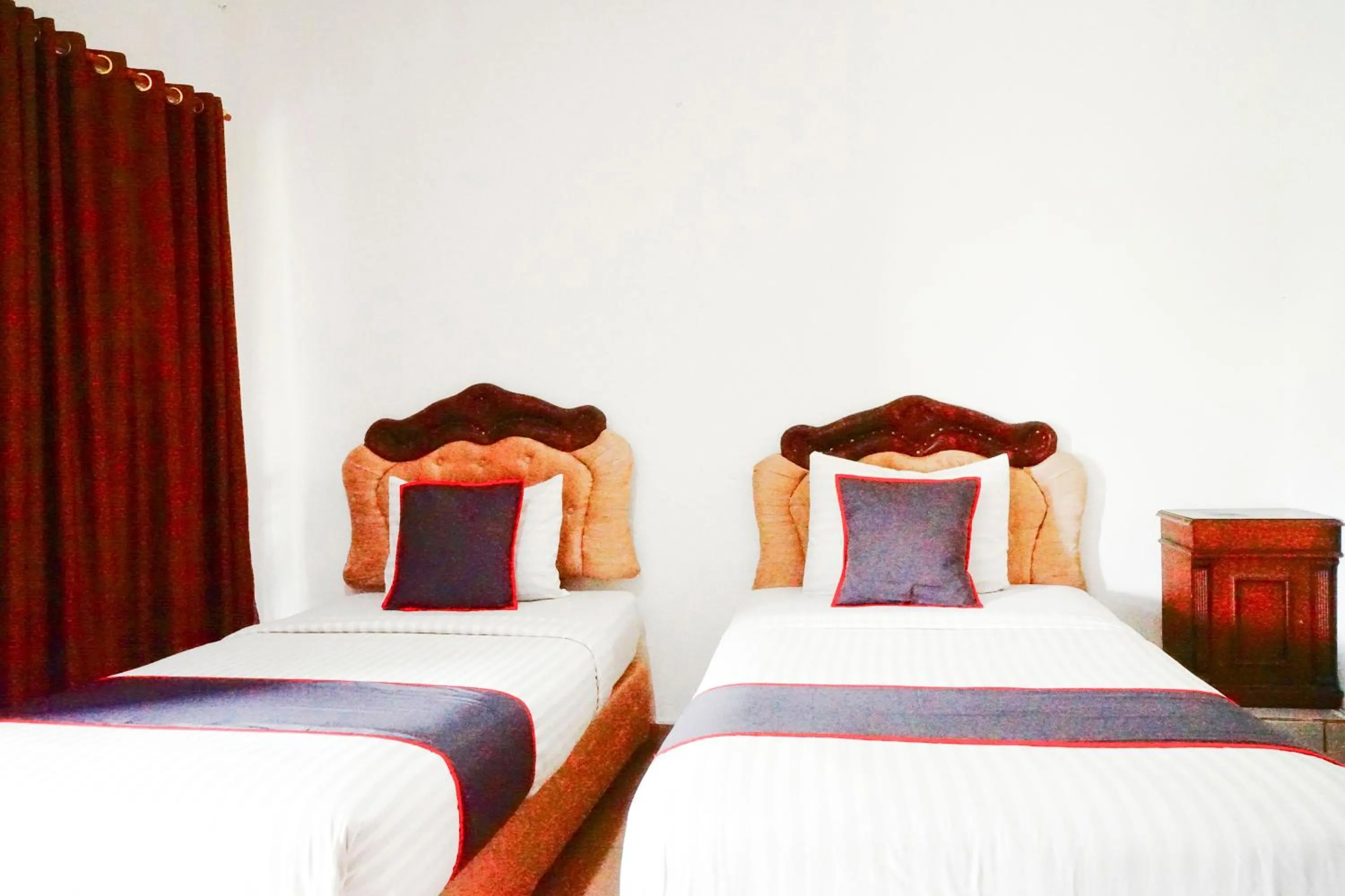 Bedroom, Bed in Hotel O Padang City Center Near Pantai Padang Formerly Hotel Siti Nurbaya