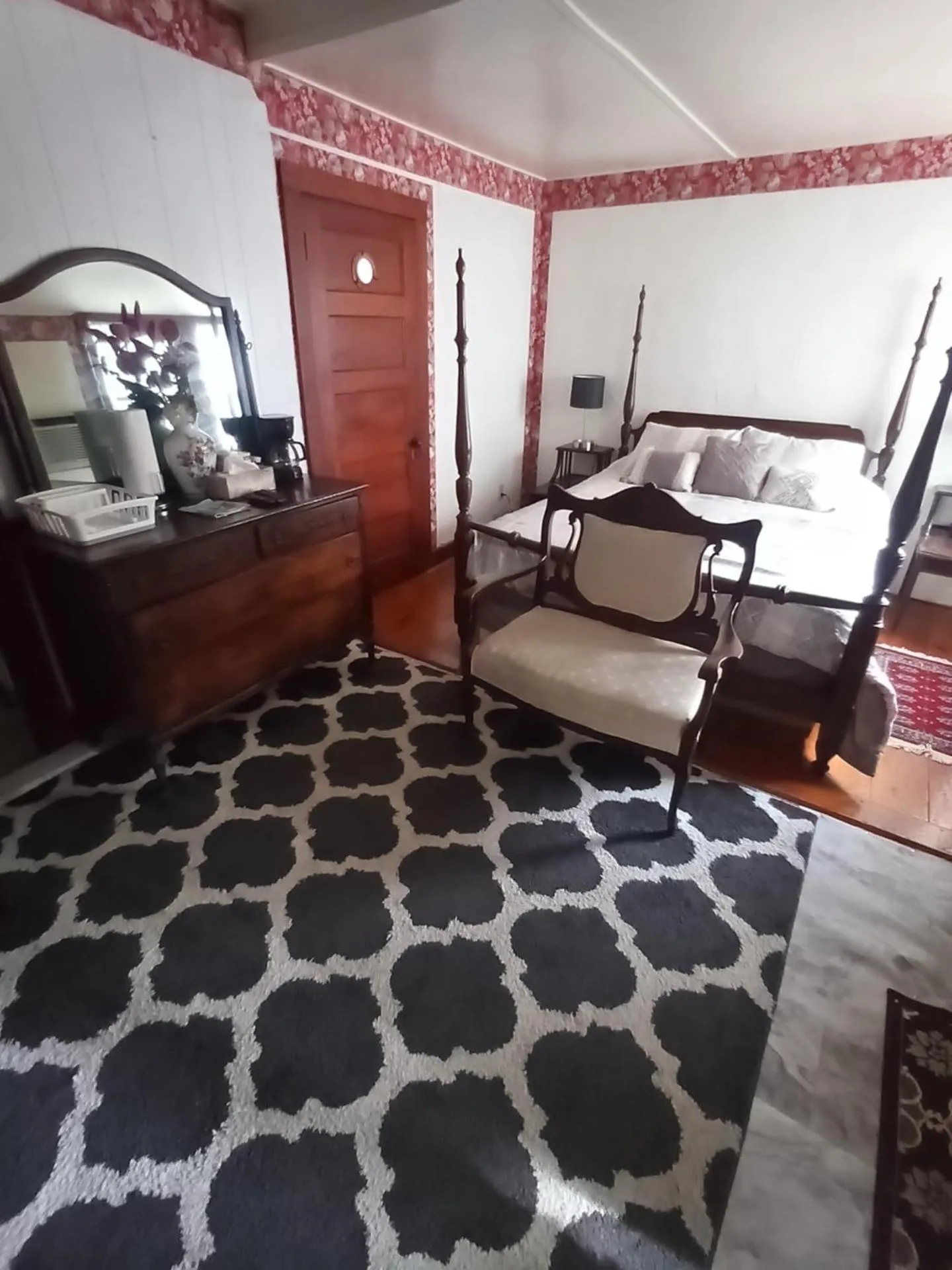 Bed in Sea Breeze Inn beach rentals