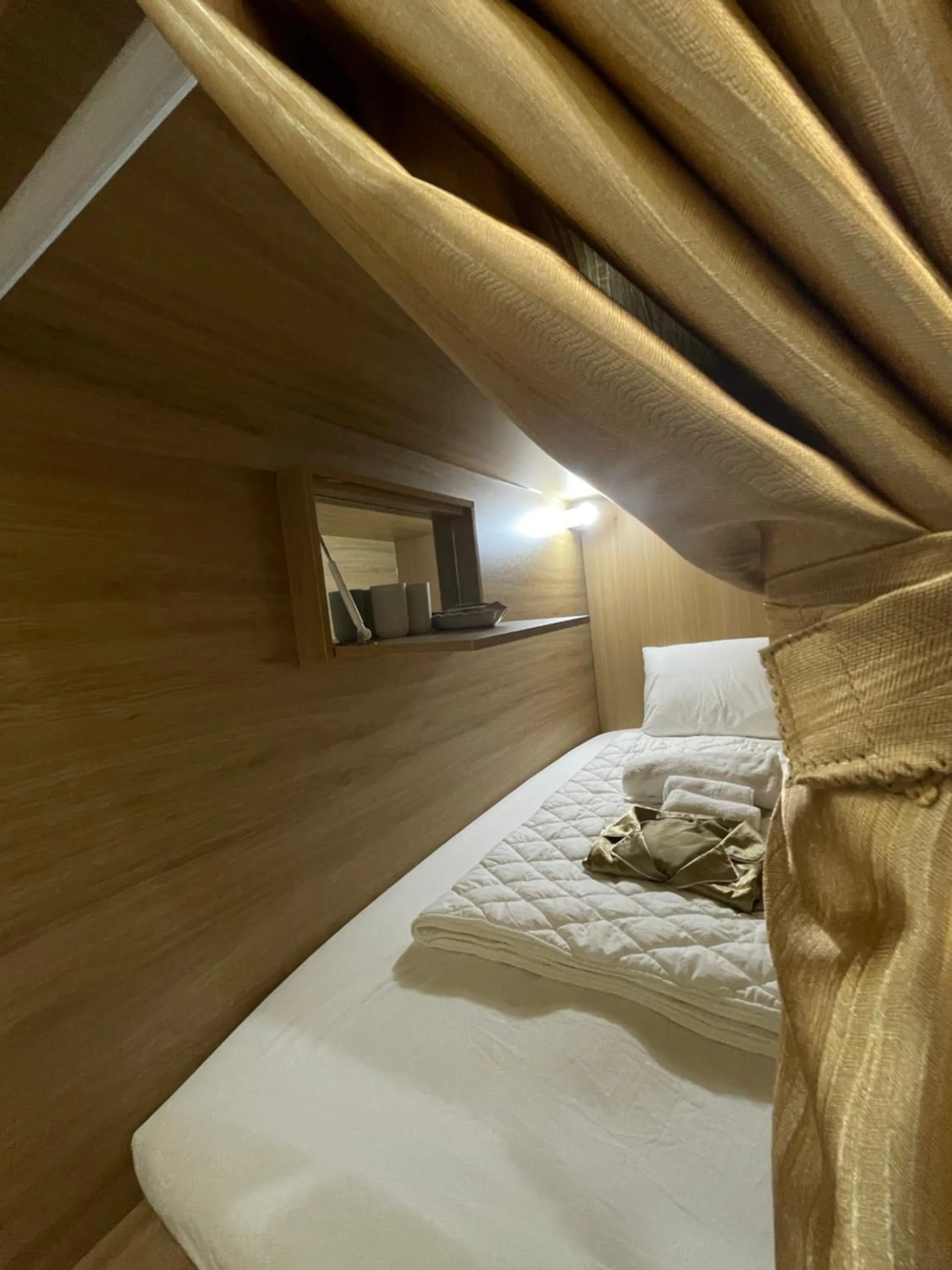 Bed in Basic Guest House Hải Phòng