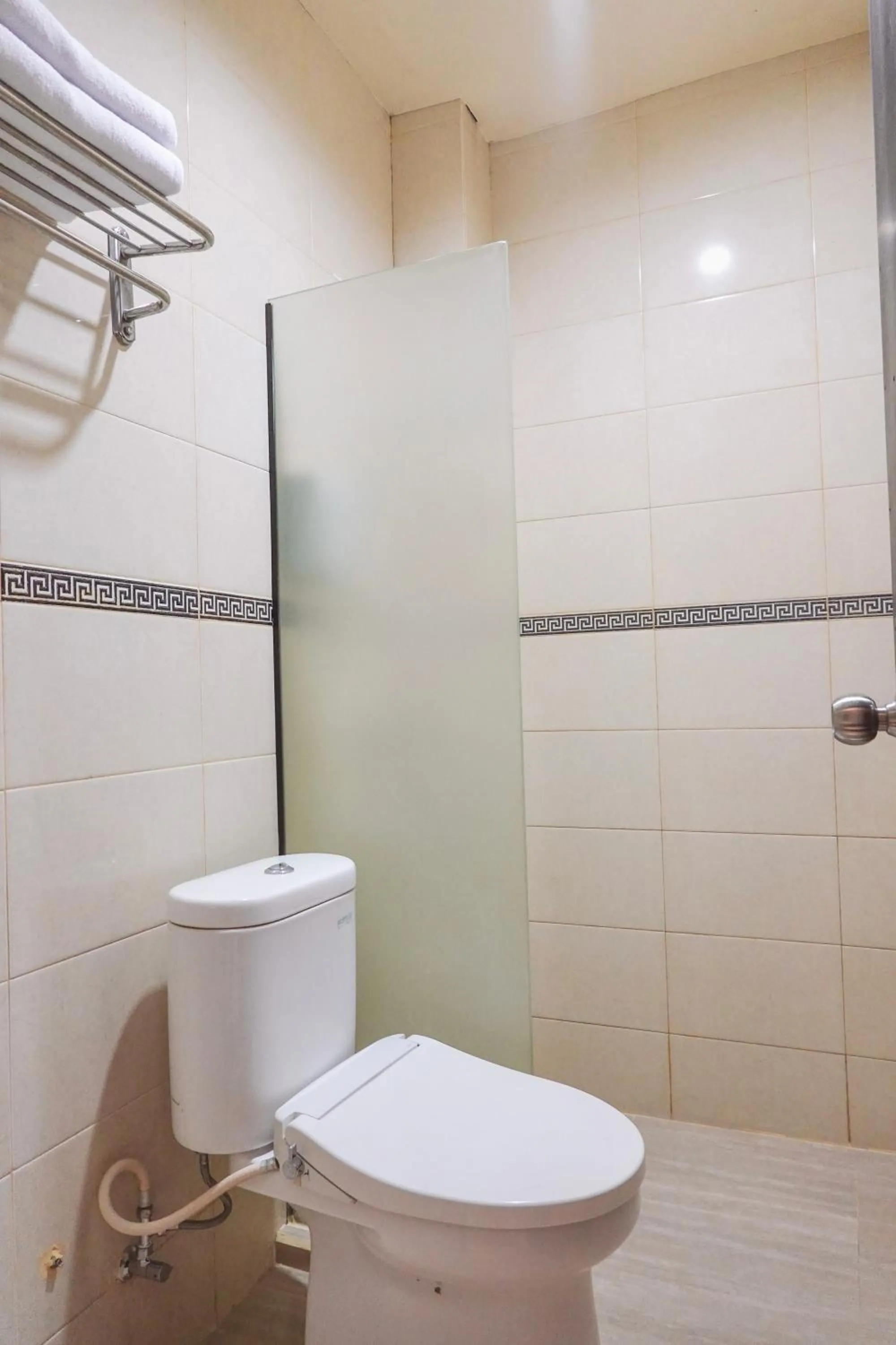 Shower in City Hotel Mataram