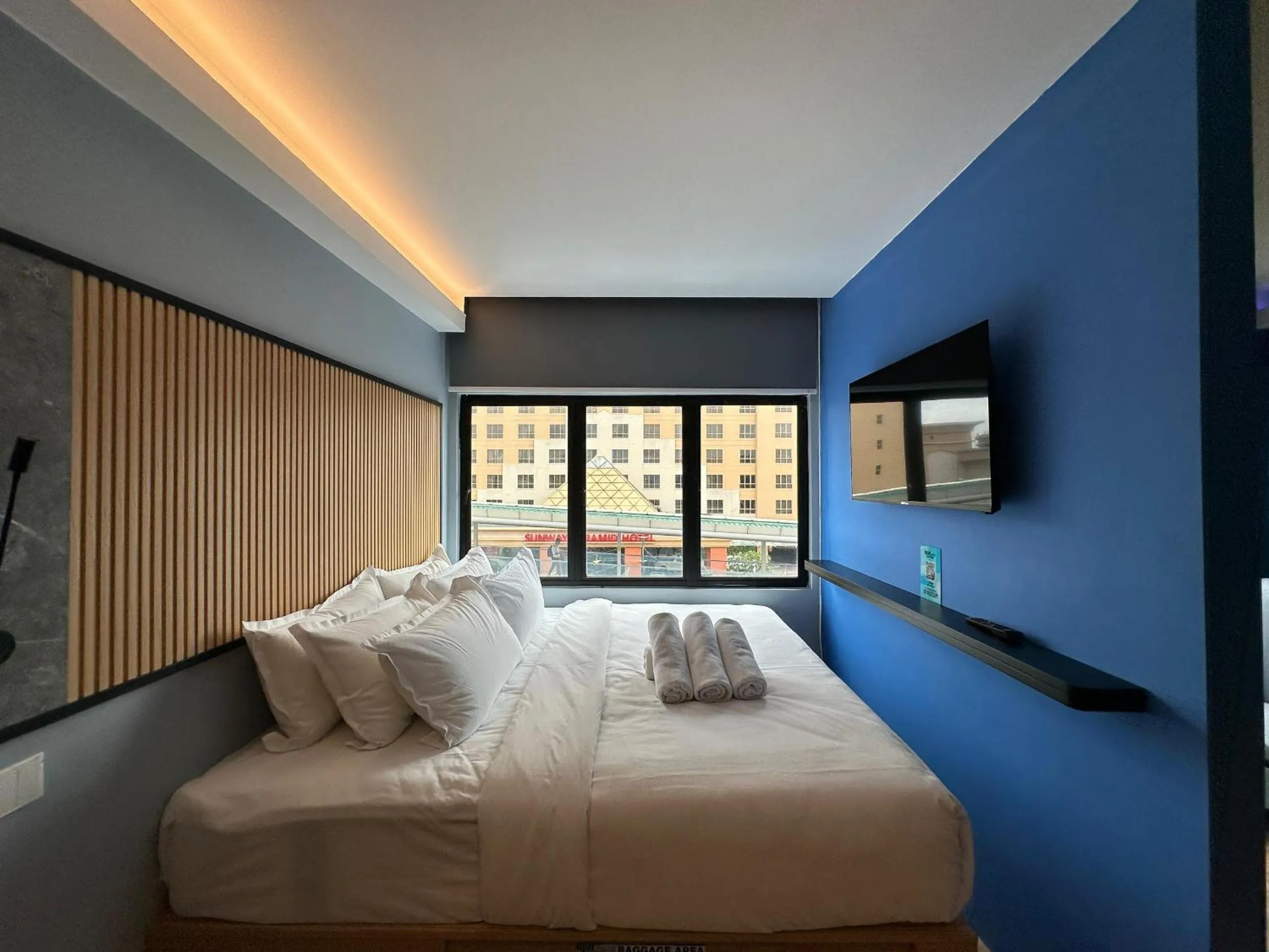 Bed in Blue Lagoon At Bandar Sunway