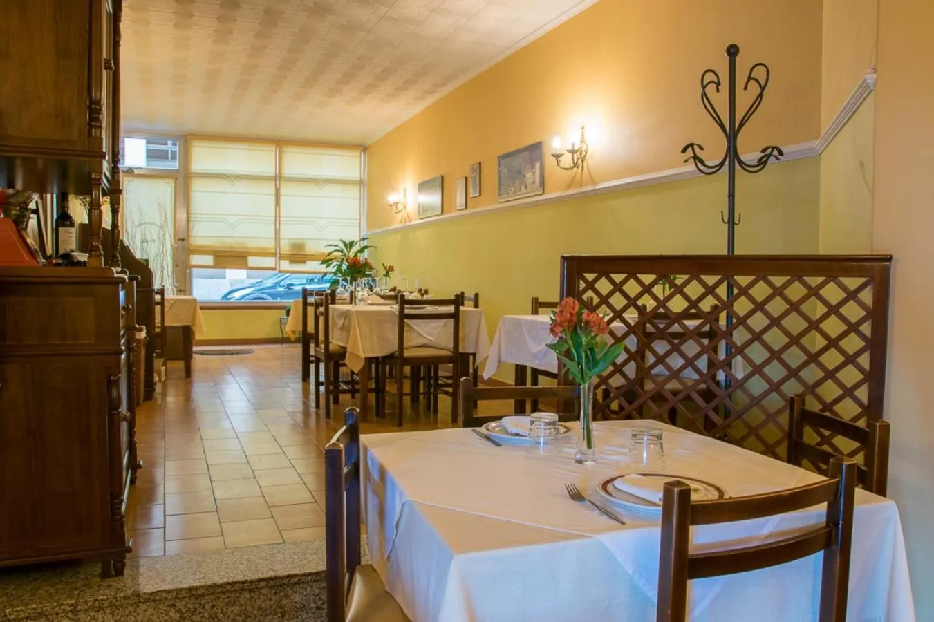Restaurant/places to eat in Hotel Brisa