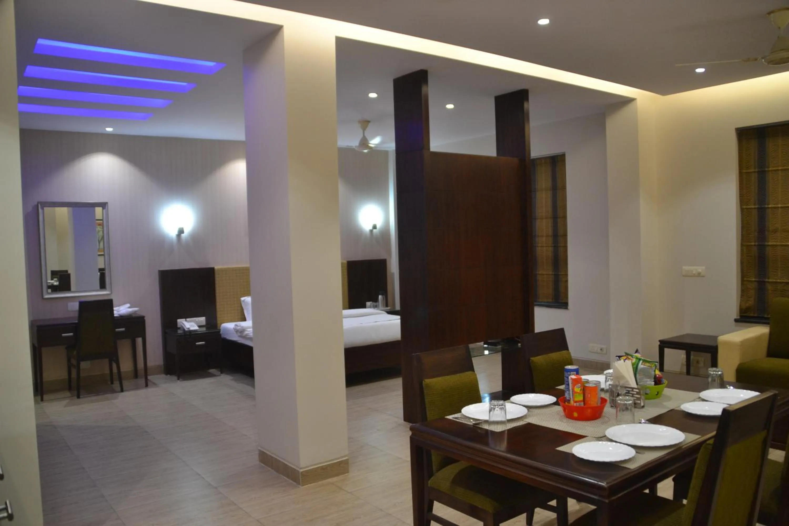 Photo of the whole room in Hotel Shrinath Palace