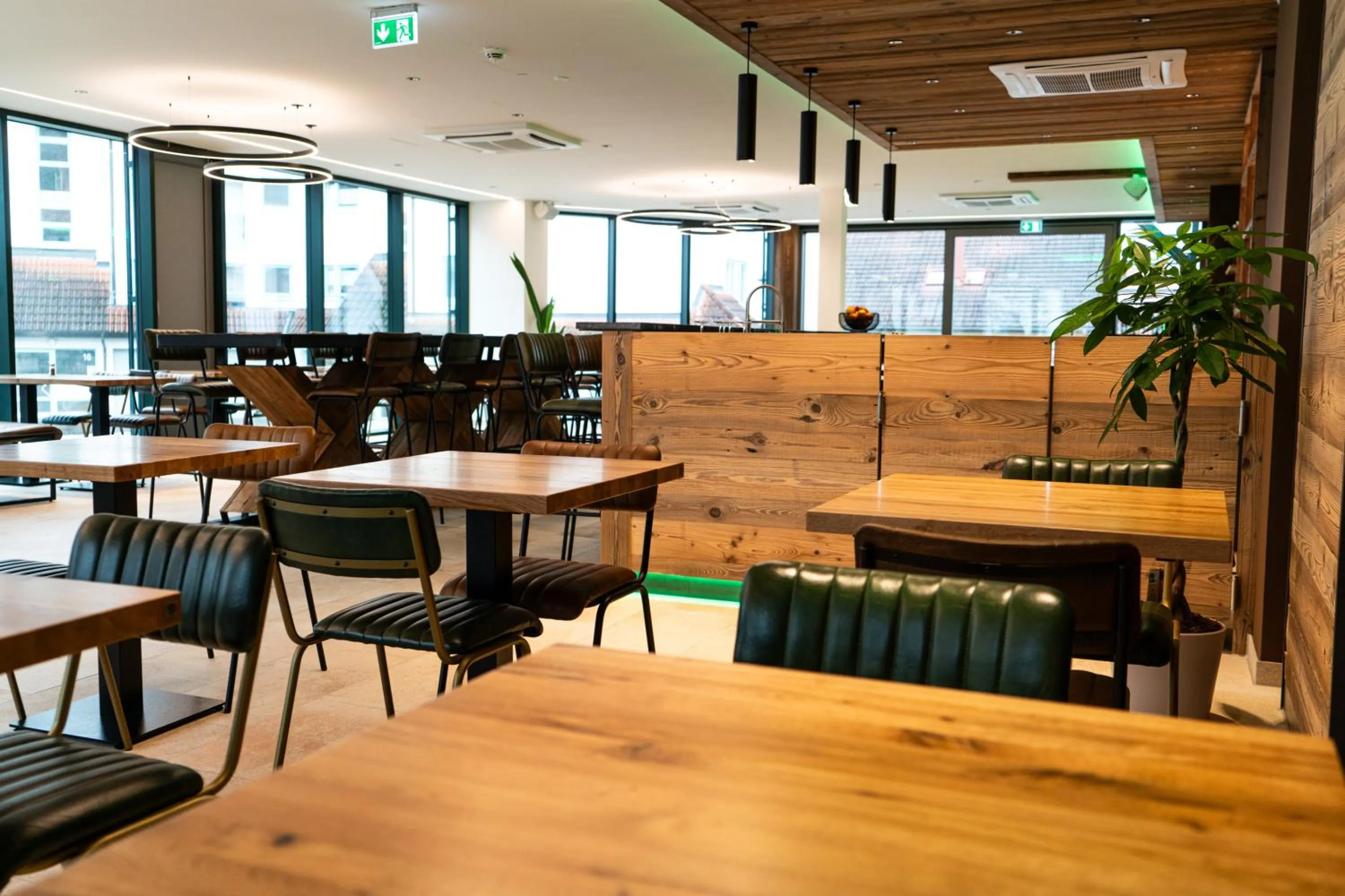 Restaurant/places to eat in SEKRA Stadthotel