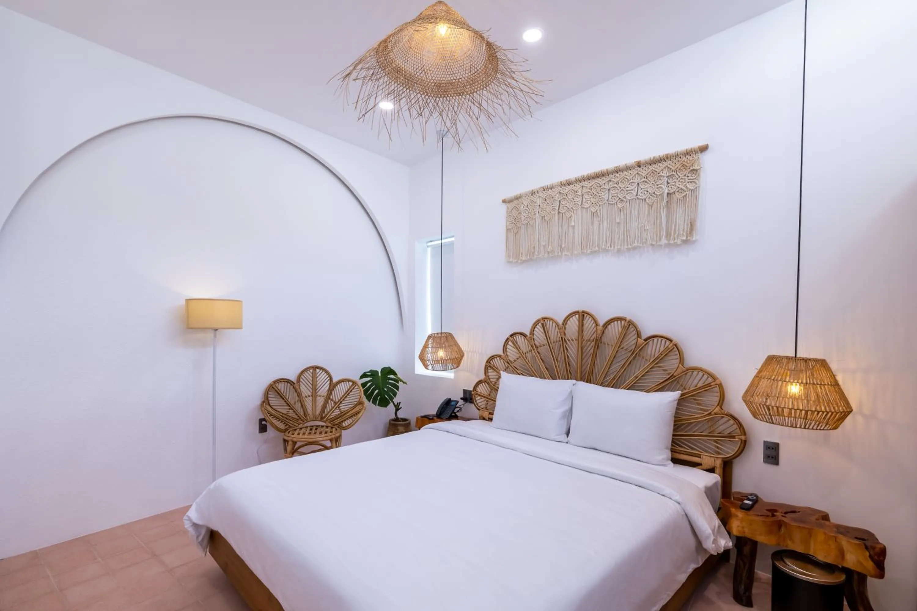 Photo of the whole room, Bed in Pisces Hotel Hue