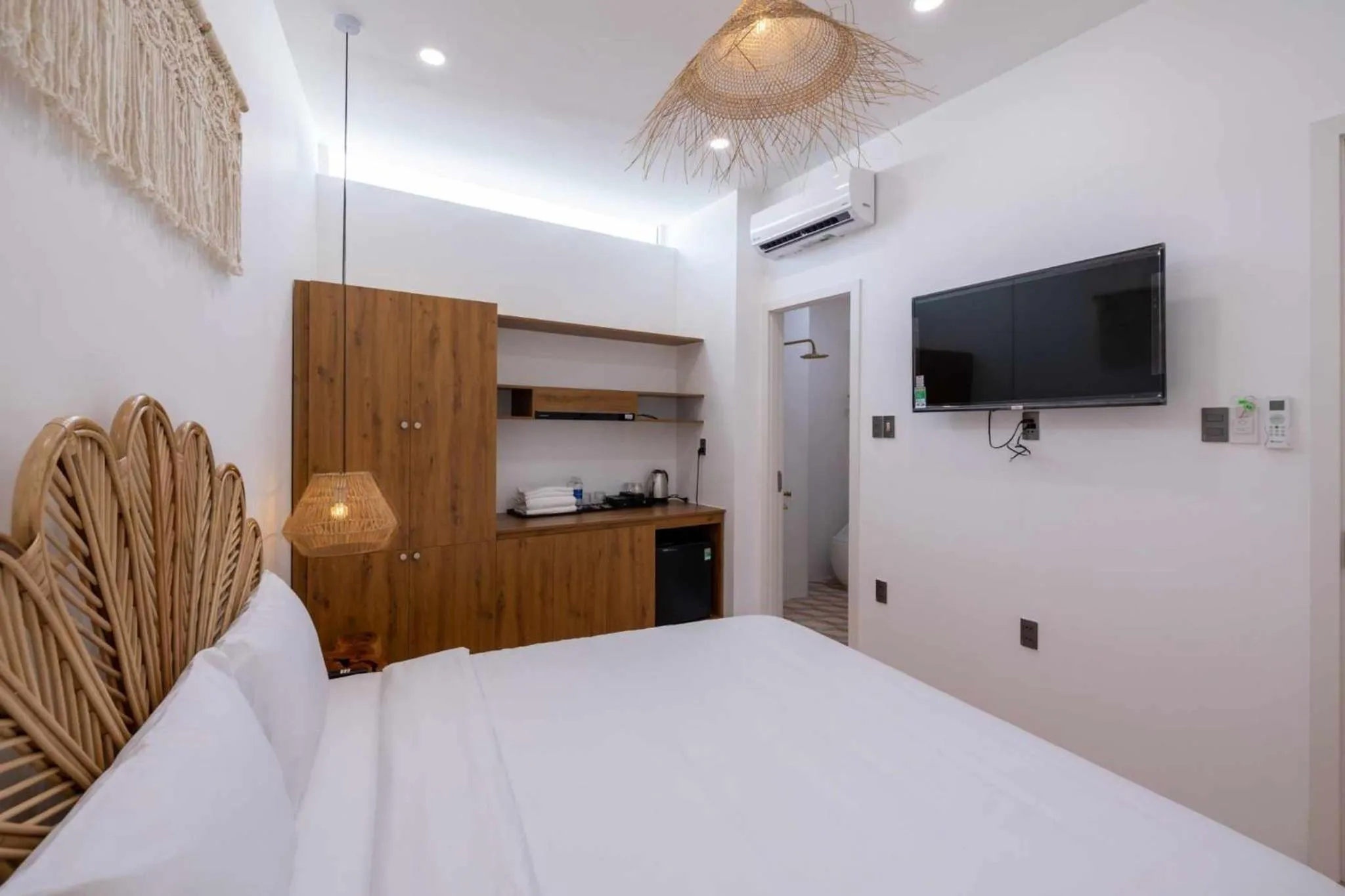 Bed in Pisces Hotel Hue