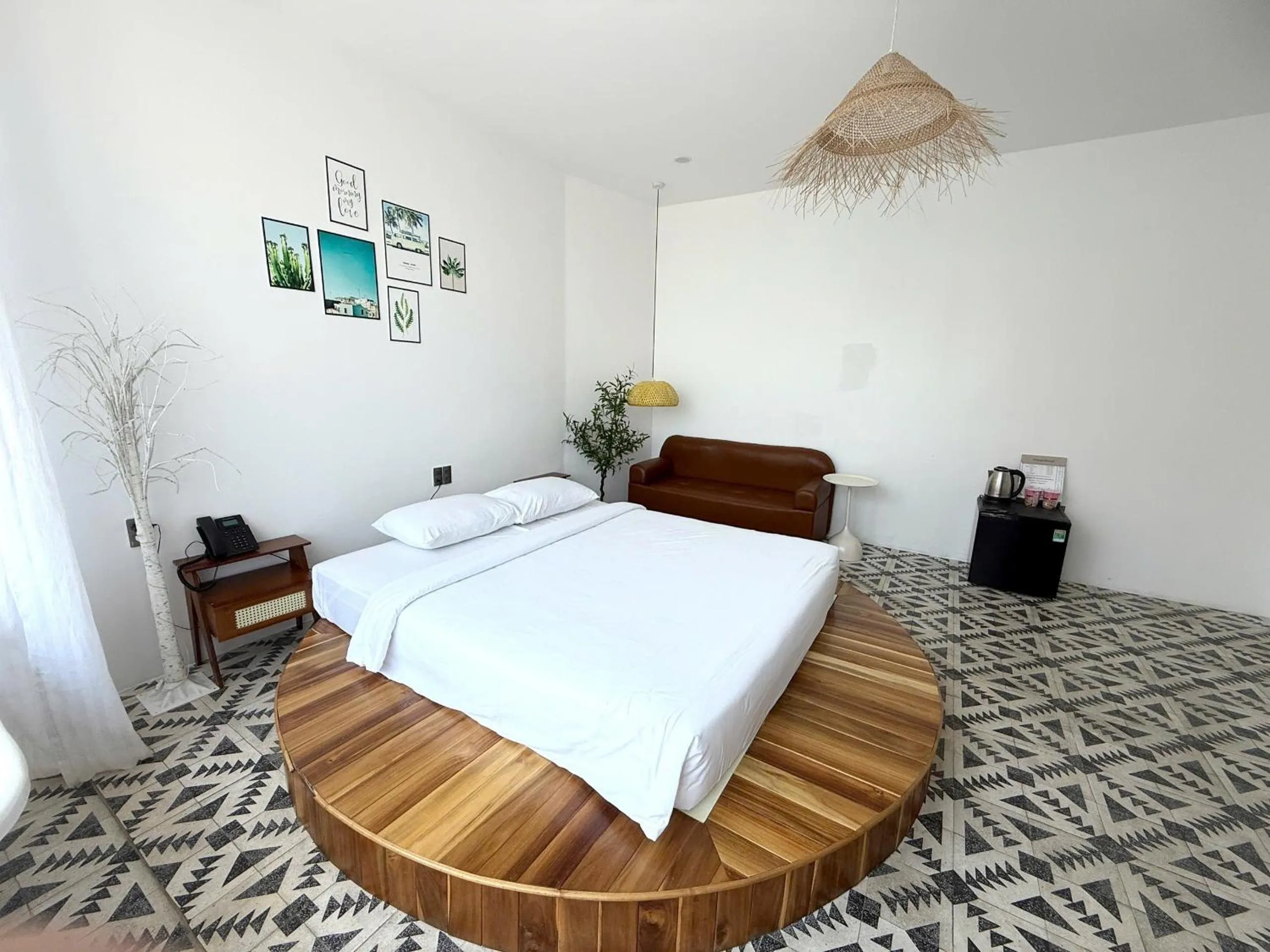 Photo of the whole room, Bed in Pisces Hotel Hue