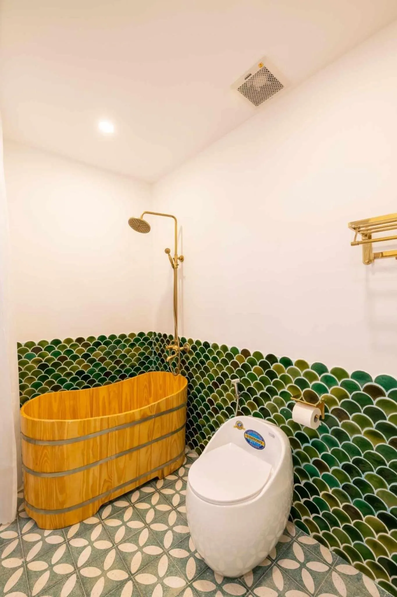 Bathroom in Pisces Hotel Hue