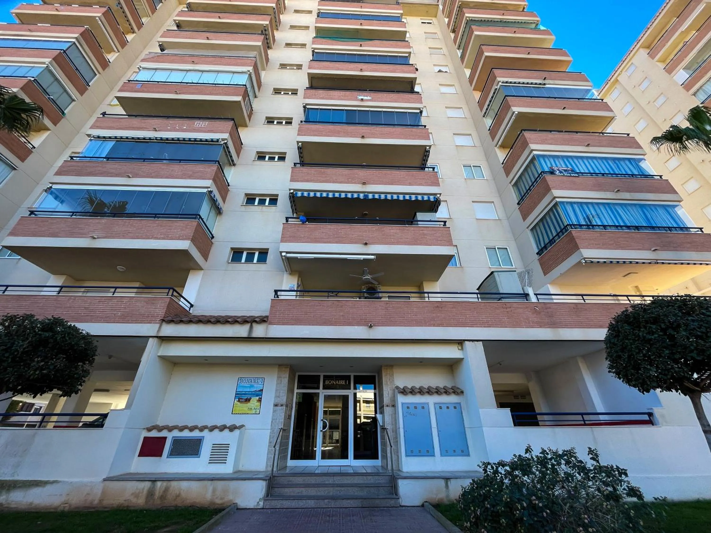 Property building in Apartamentos Bonaire 3000