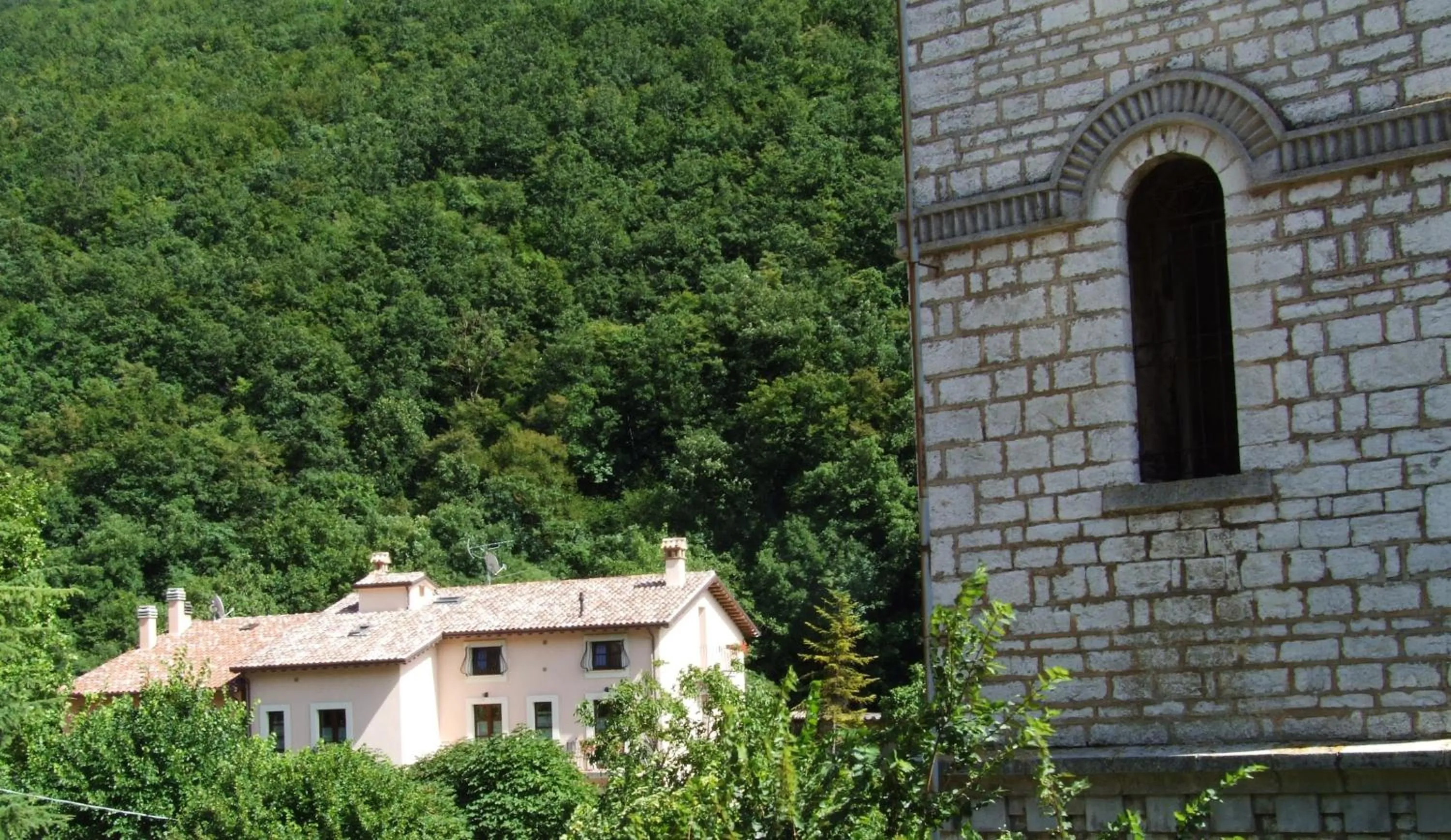 Albergo La Casa Nel Bosco