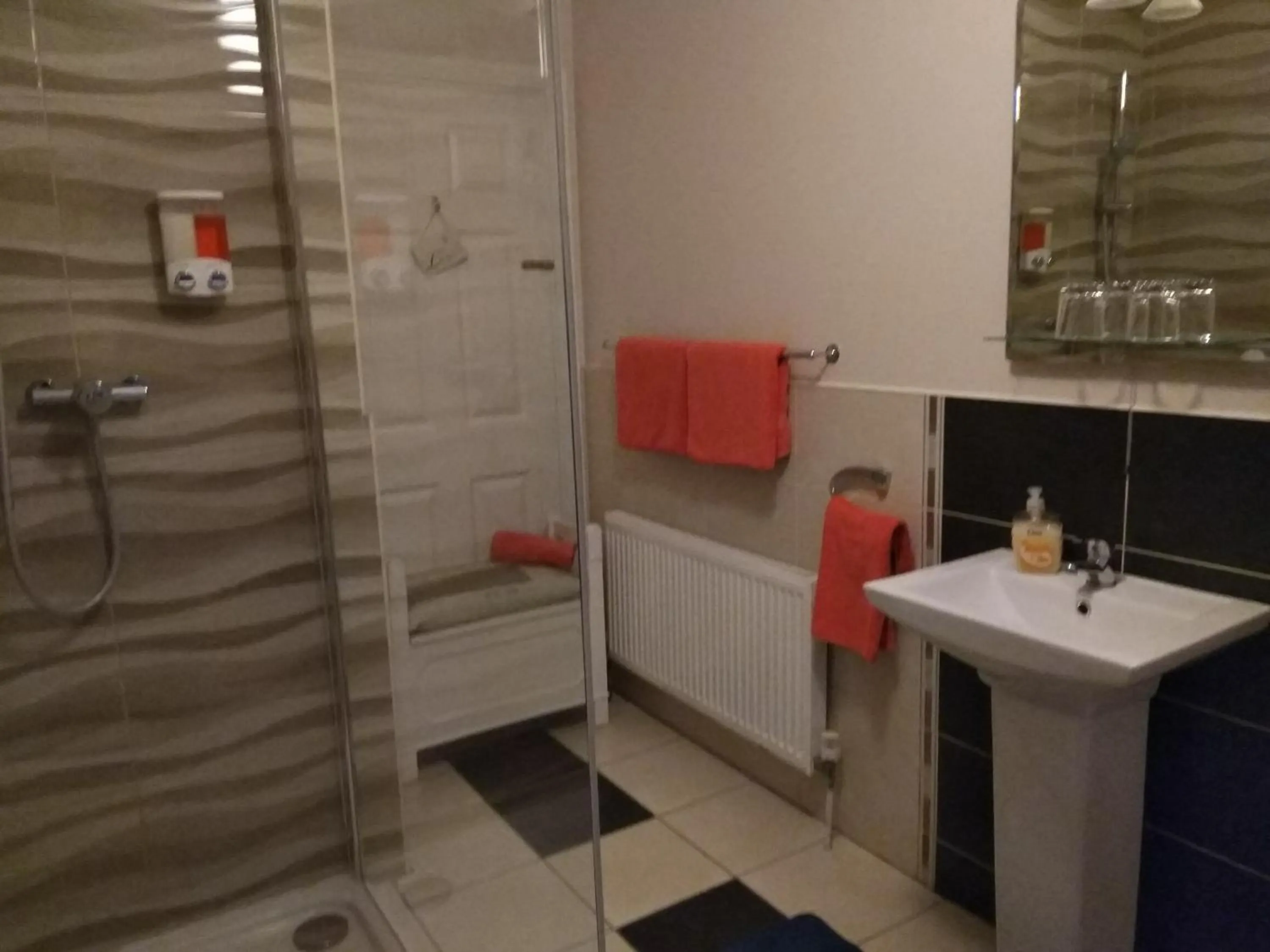 Bathroom in Twin Oaks Bed & Breakfast