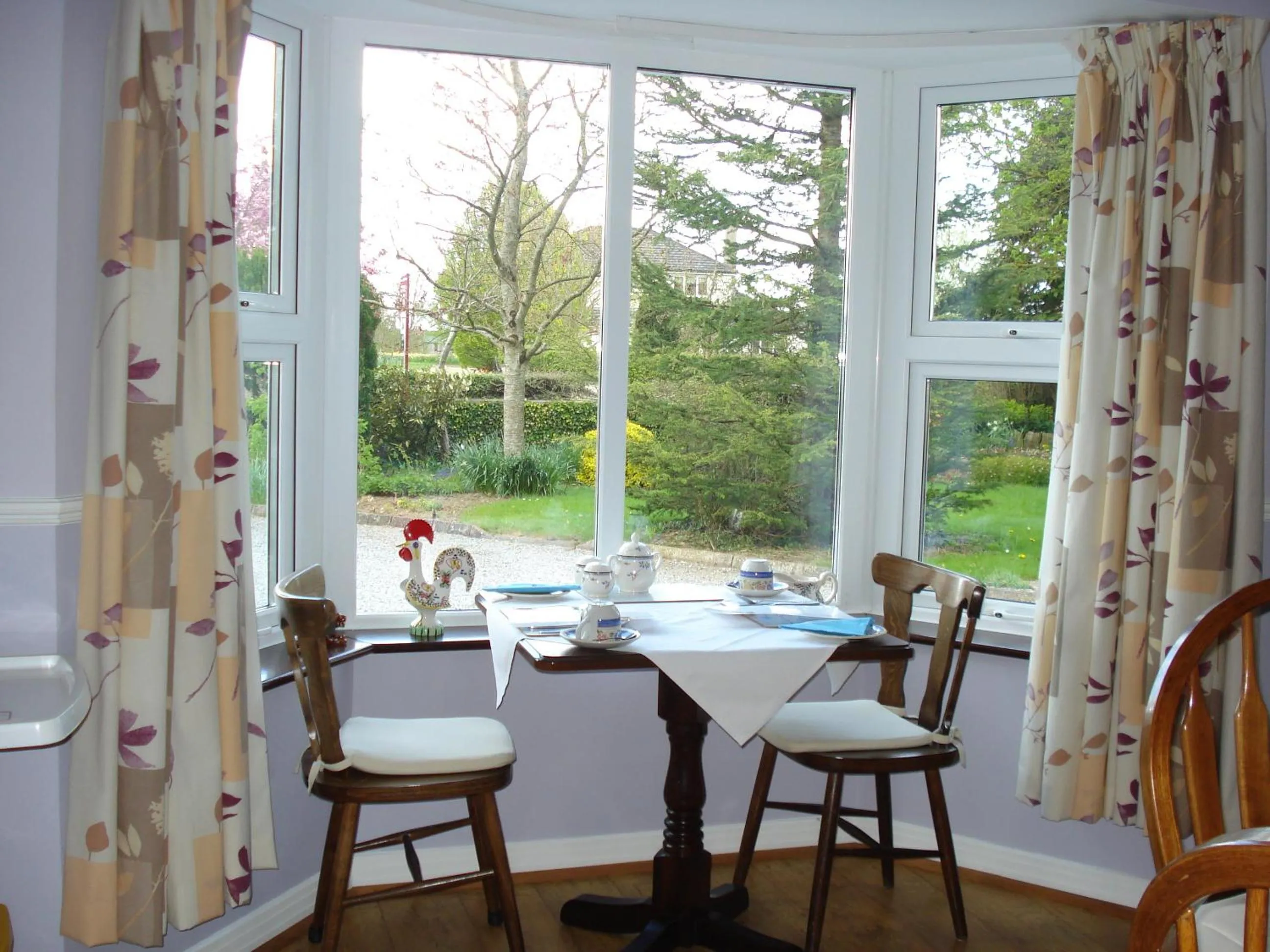 Restaurant/places to eat in Twin Oaks Bed & Breakfast