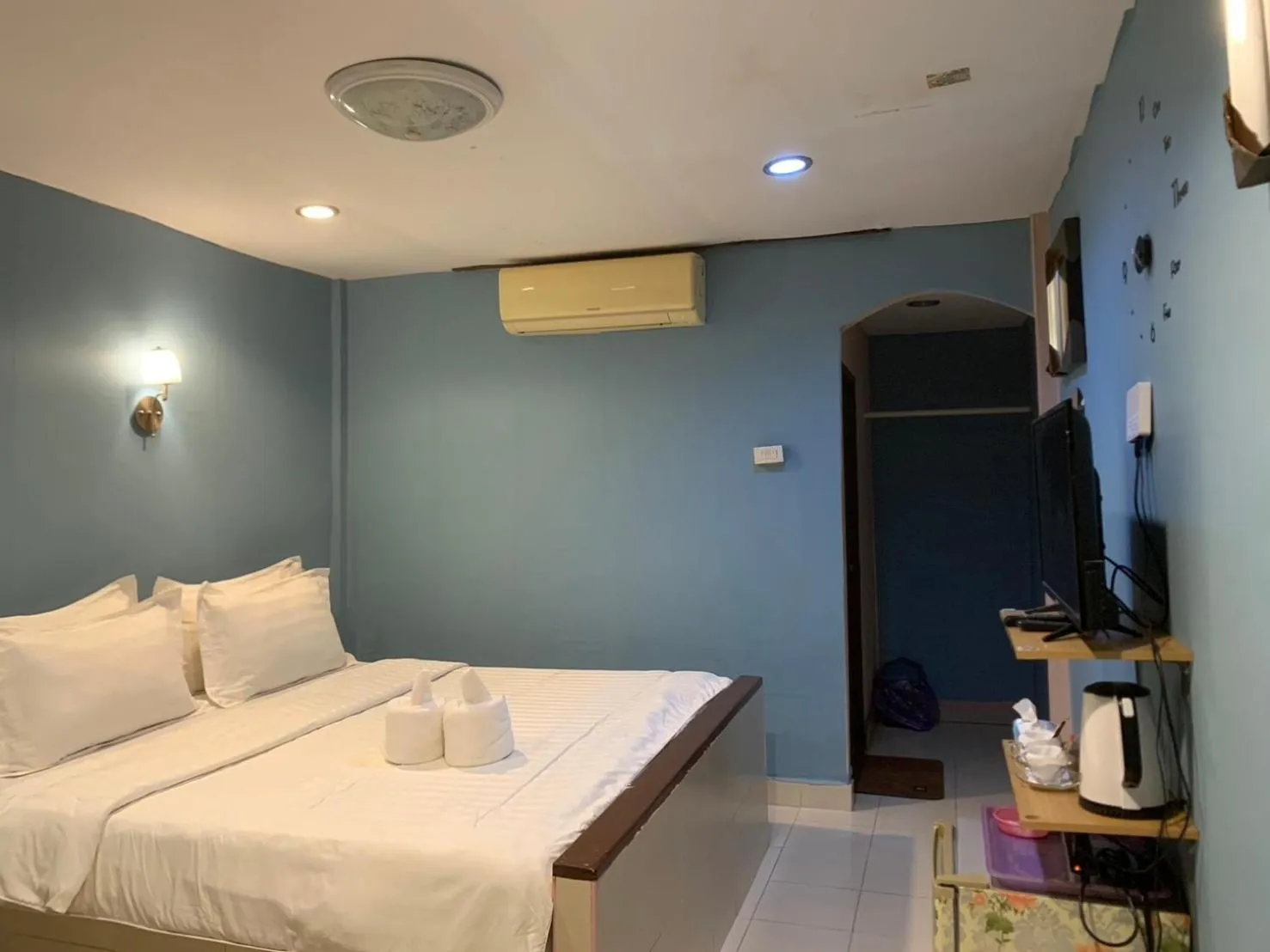 Bed in Marina Resort at Pakbara Satun