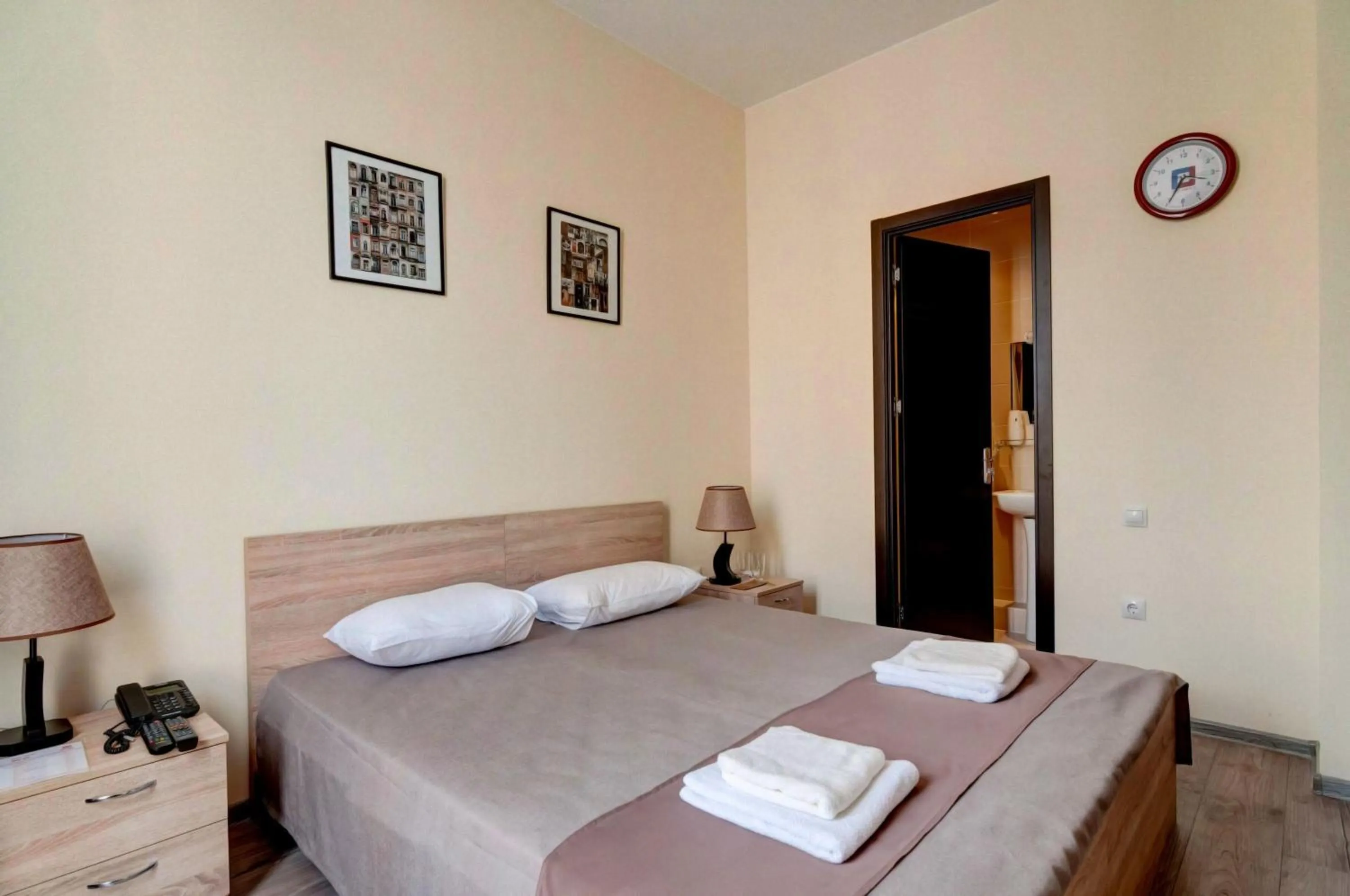 Bedroom, Bed in Liva Hotel